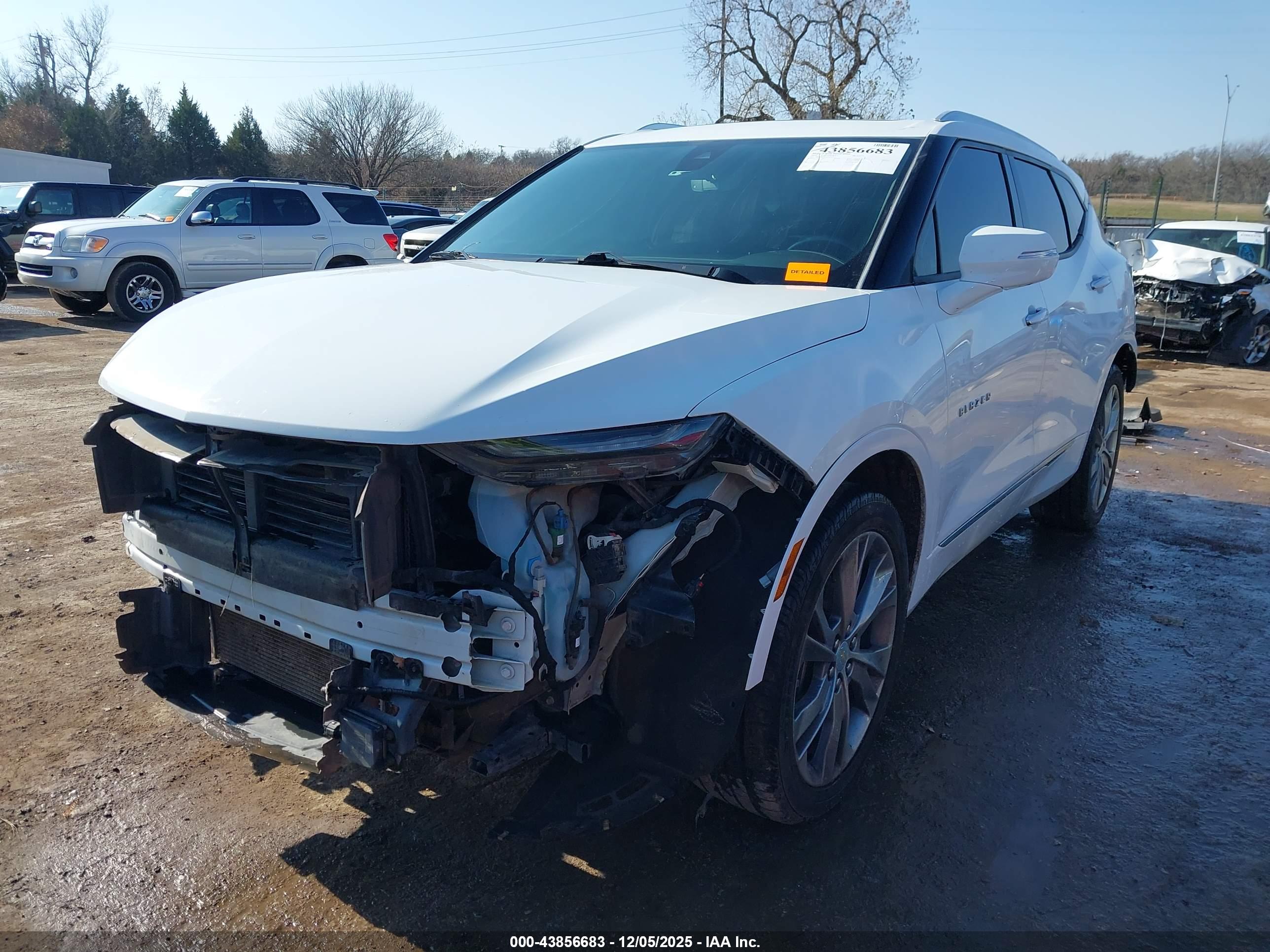 CHEVROLET BLAZER image 2