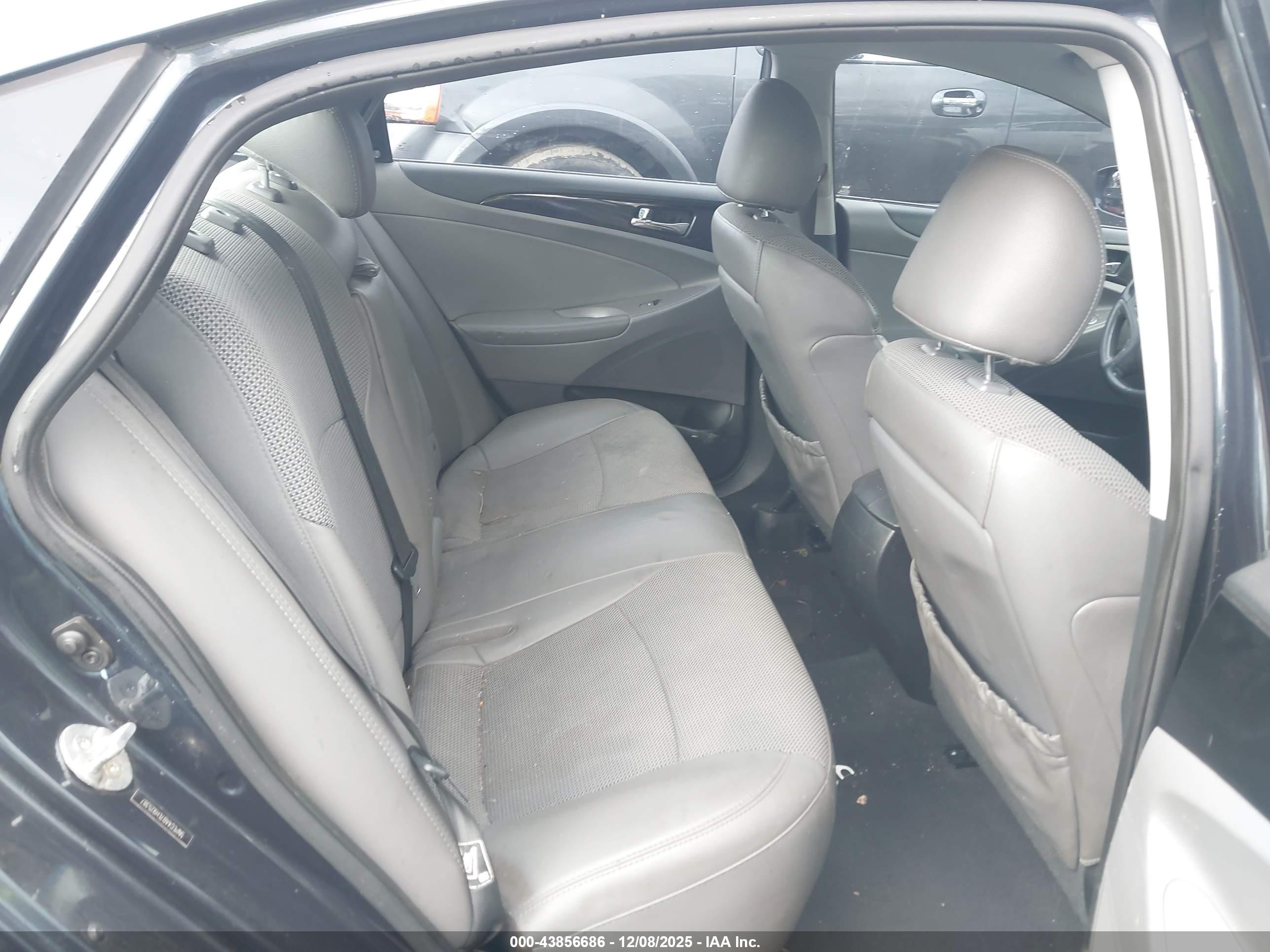 HYUNDAI SONATA image 8