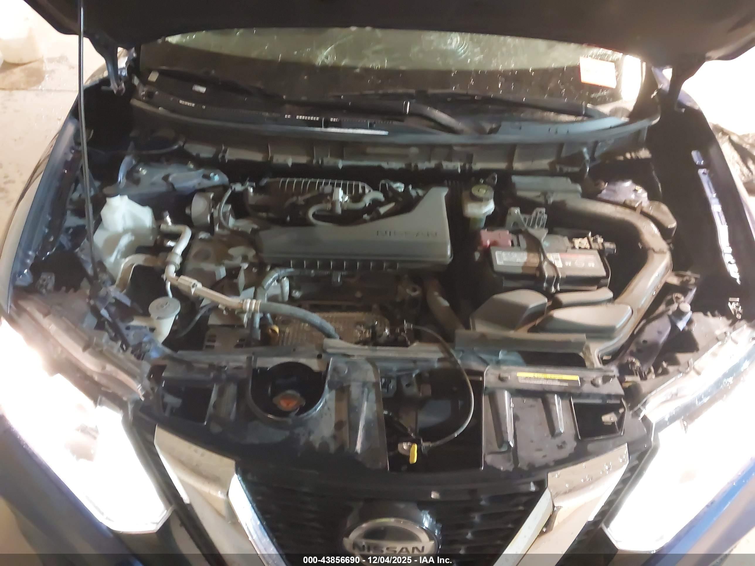 NISSAN ROGUE image 10