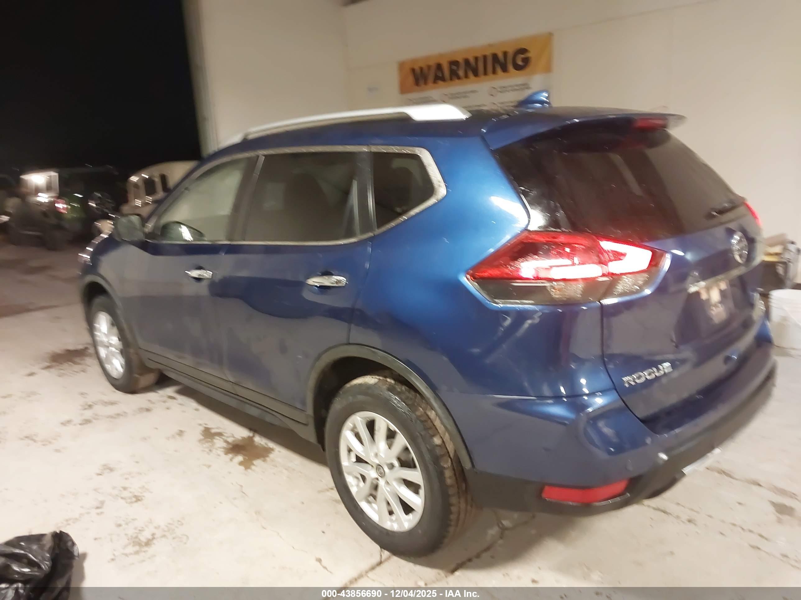 NISSAN ROGUE image 3