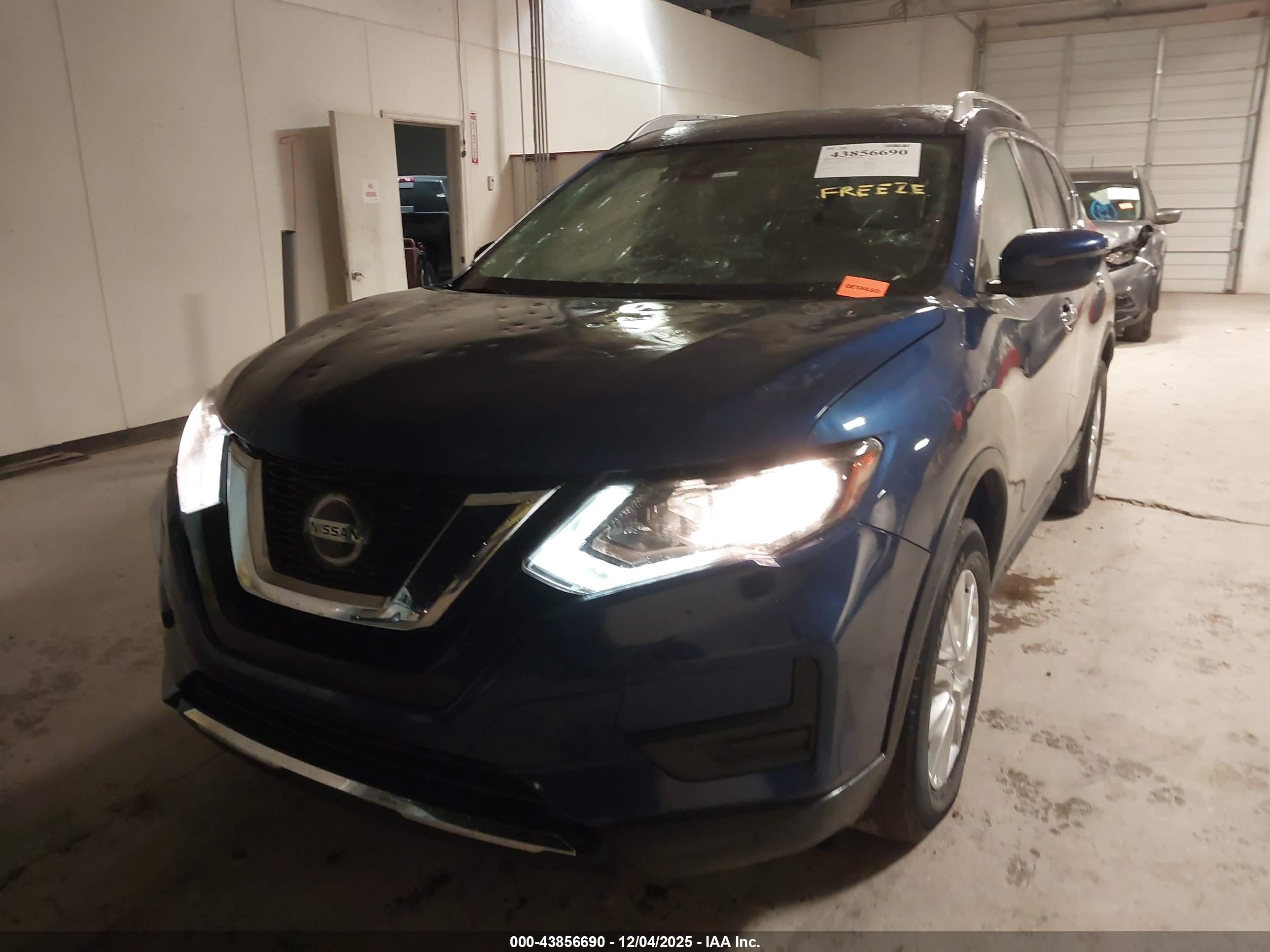 NISSAN ROGUE image 6