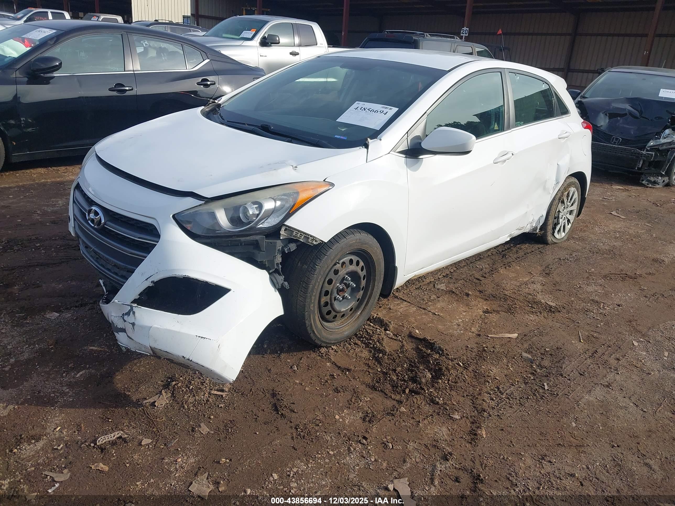 HYUNDAI ELANTRA image 2