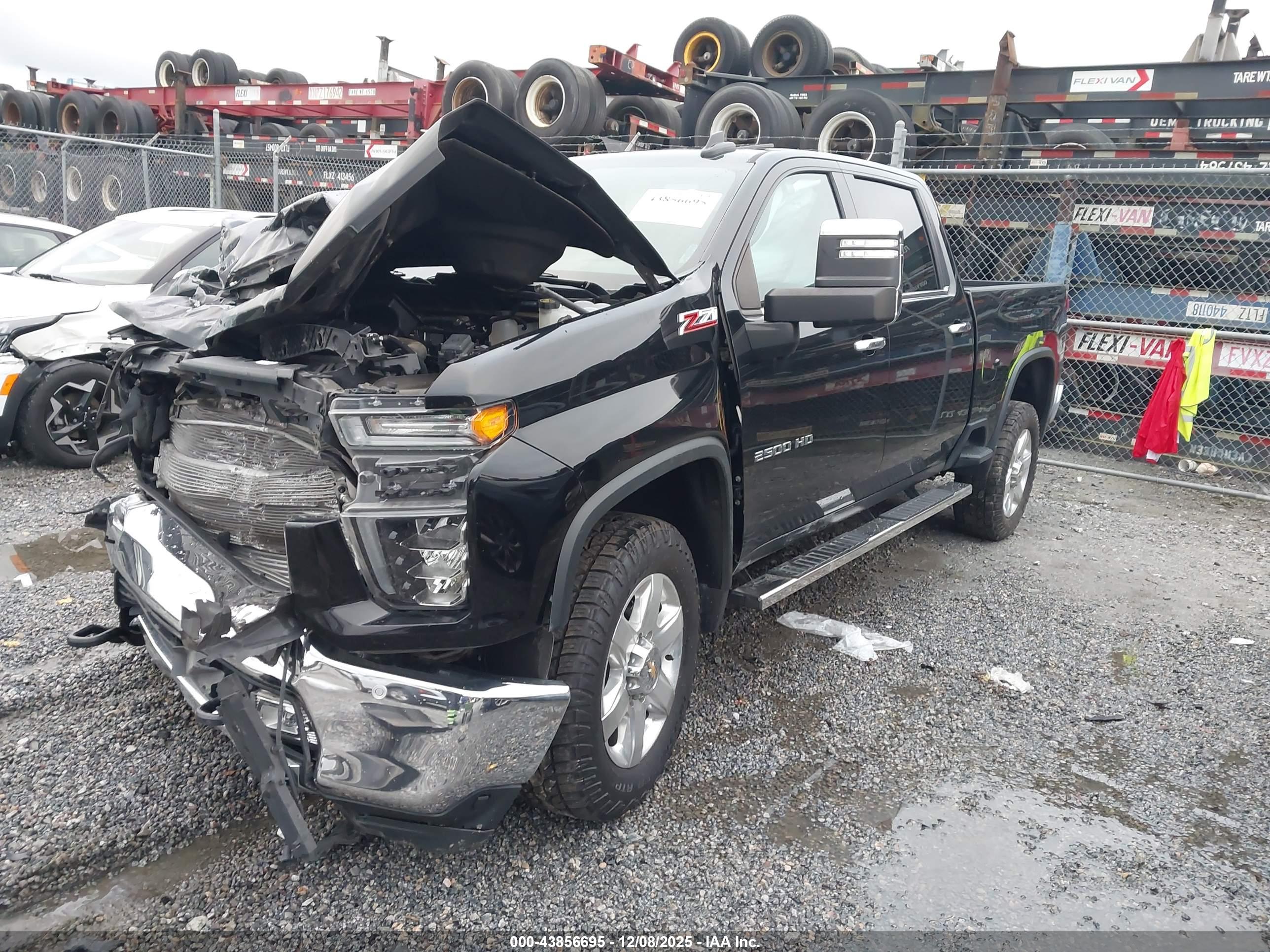 CHEVROLET SILVERADO image 2