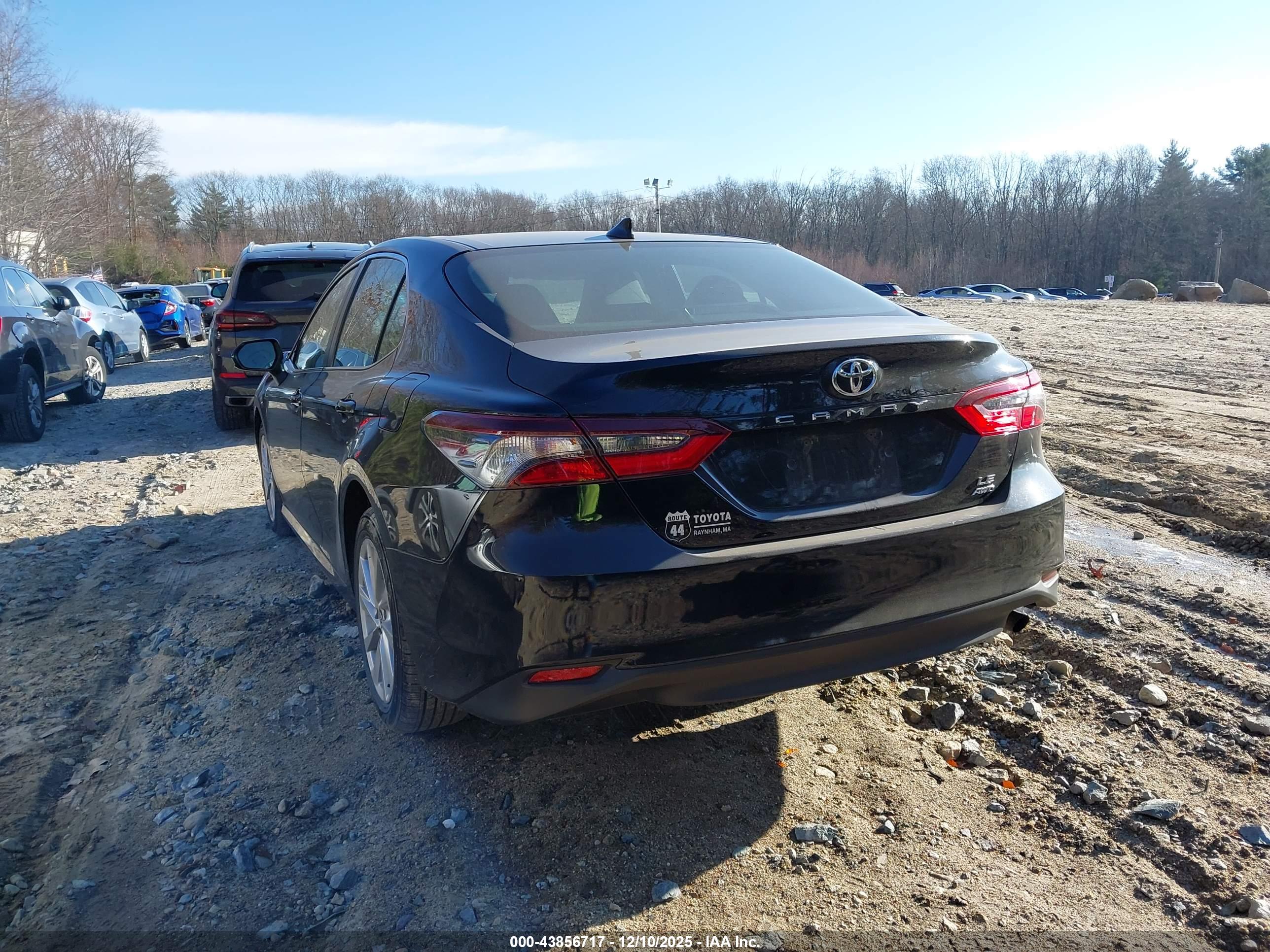 TOYOTA CAMRY image 3