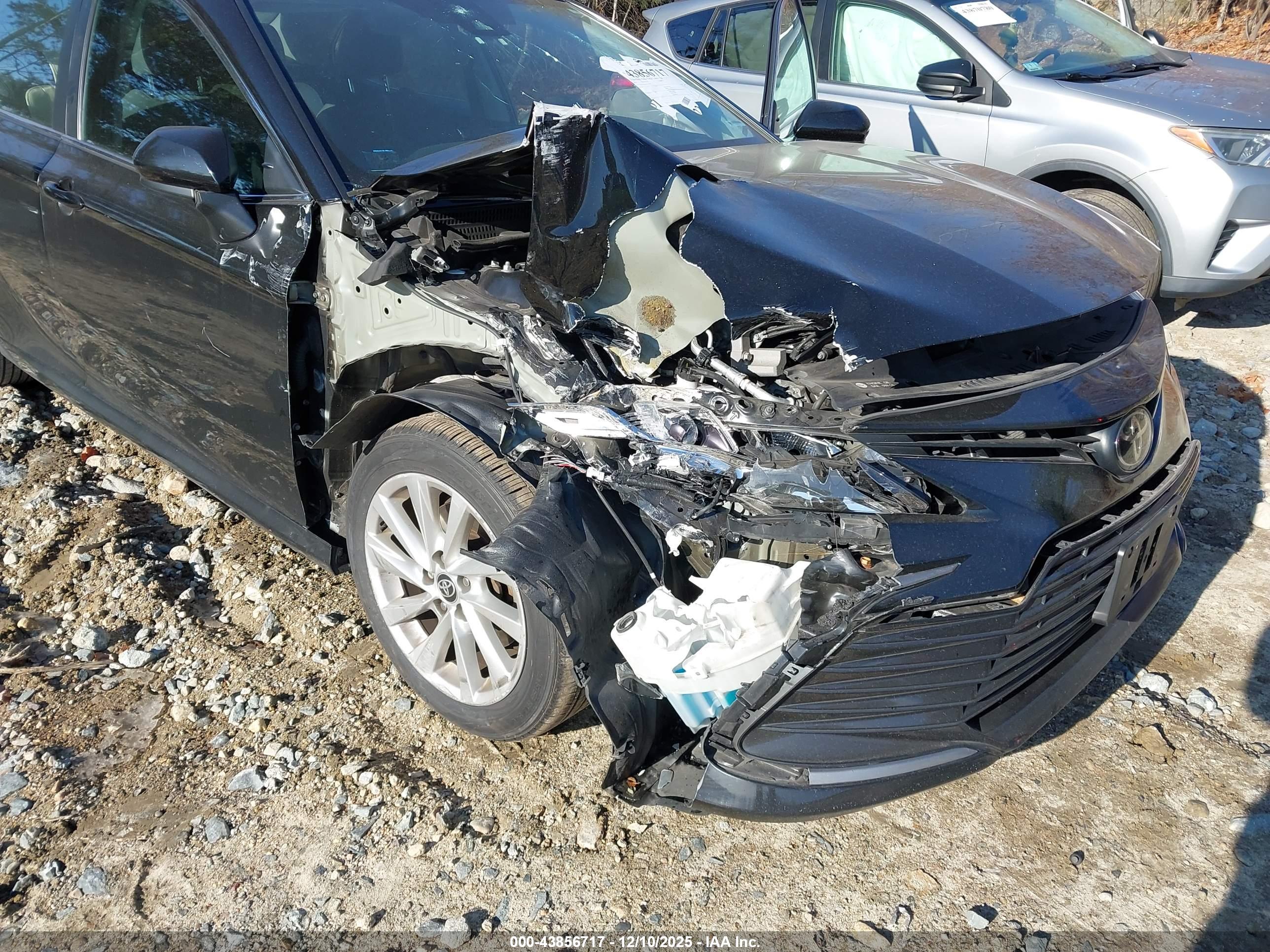 TOYOTA CAMRY image 6