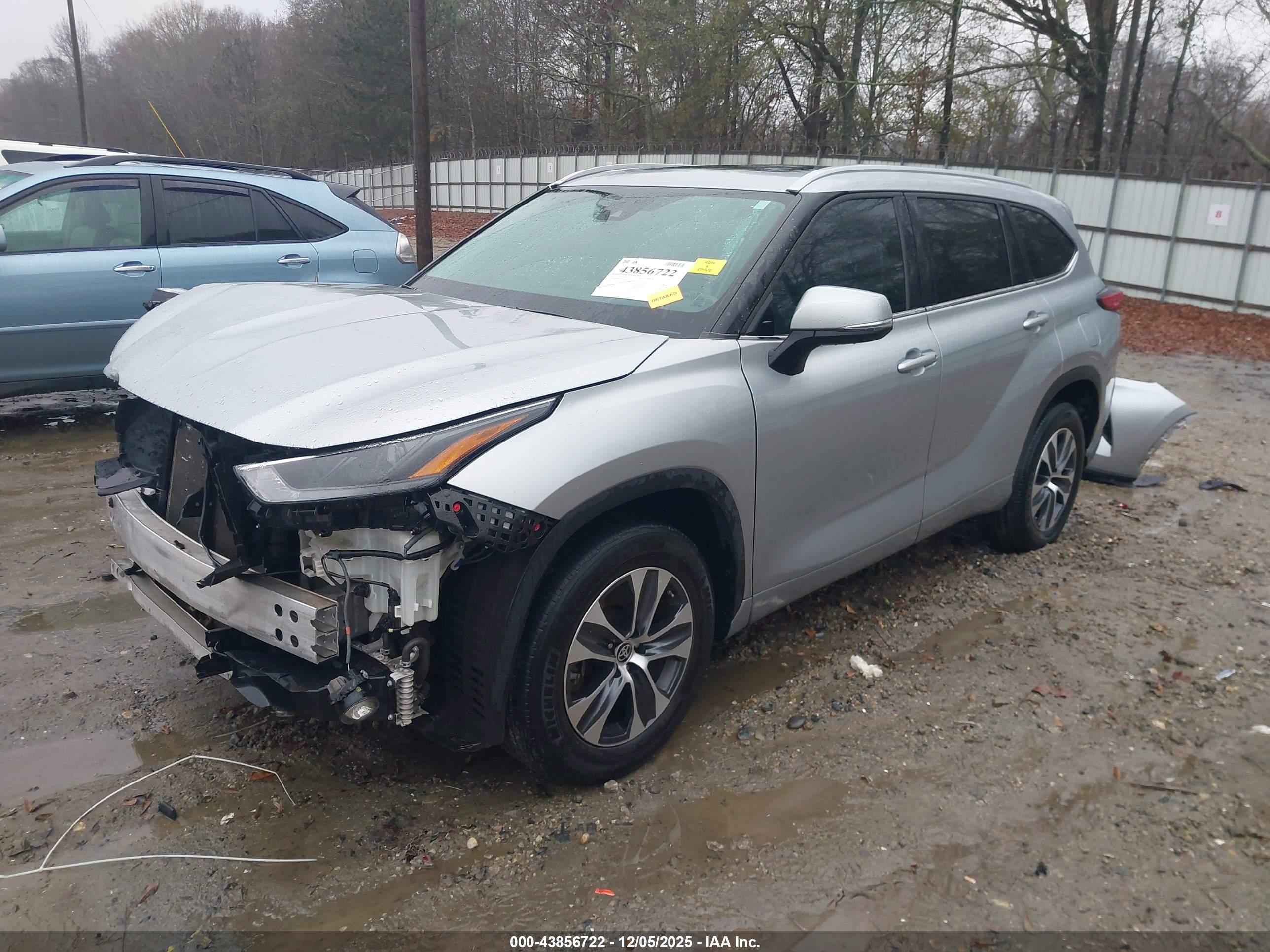 TOYOTA HIGHLANDER image 2