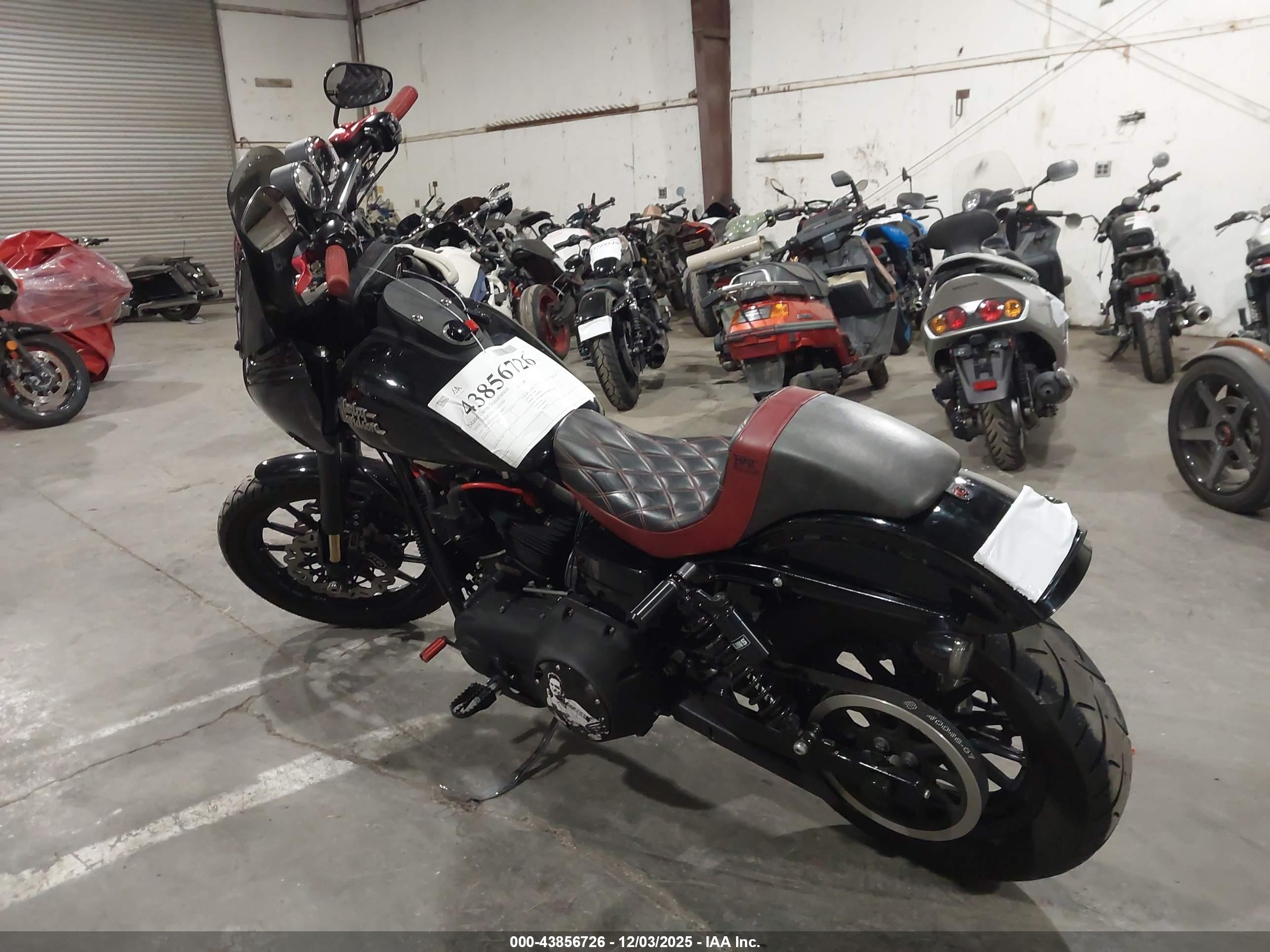 HARLEY-DAVIDSON FXDB image 3