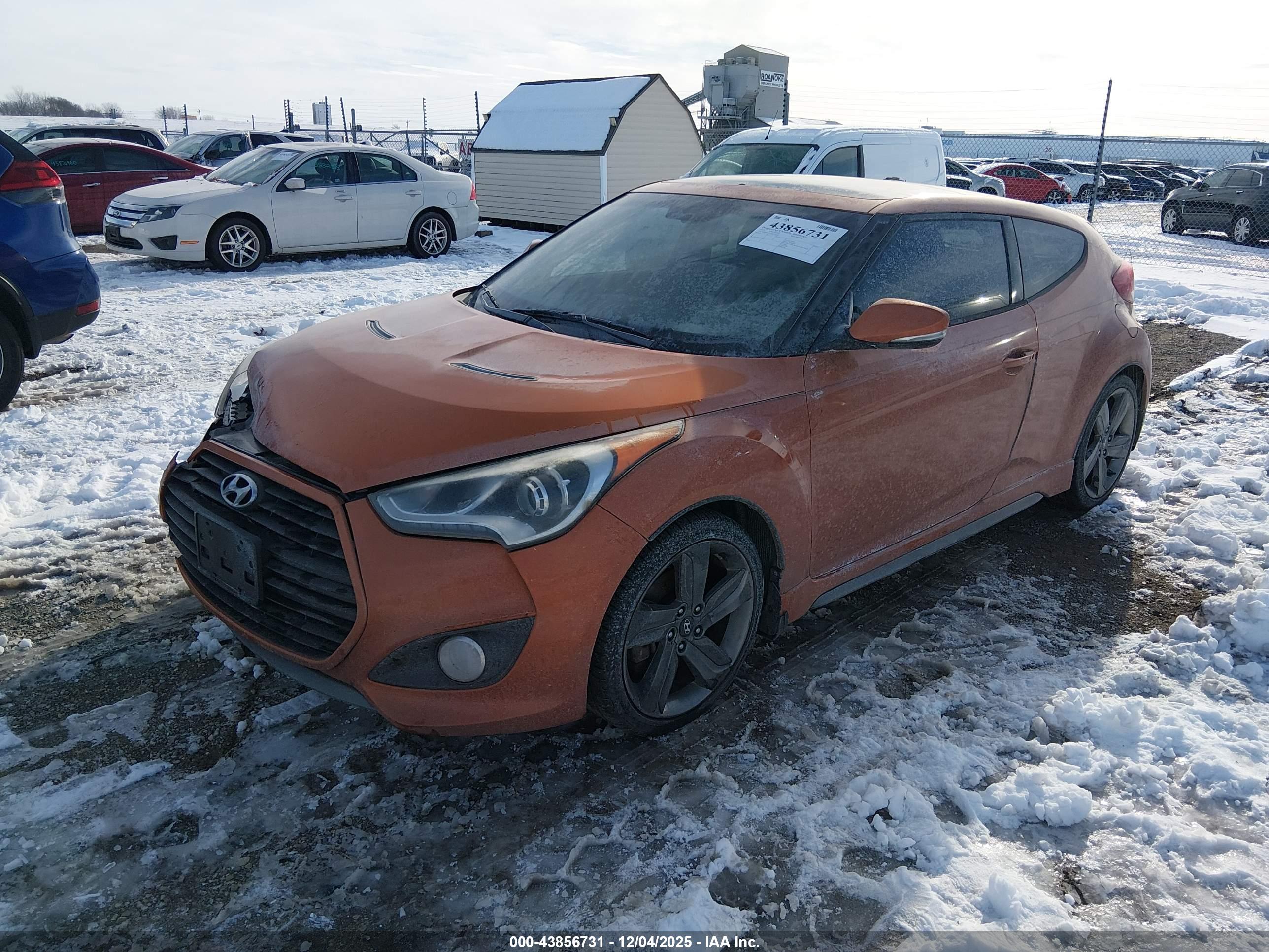 HYUNDAI VELOSTER image 2