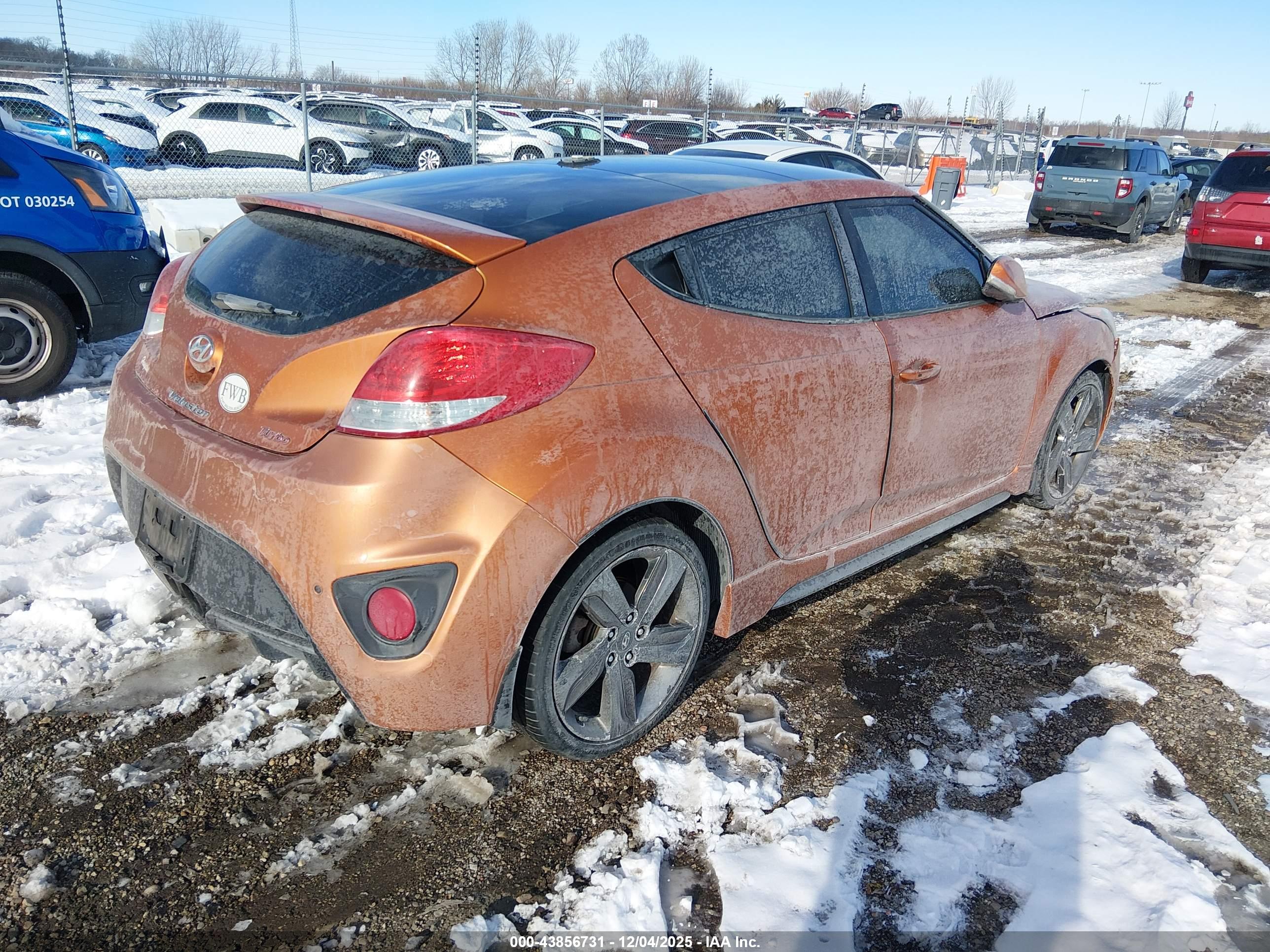HYUNDAI VELOSTER image 4