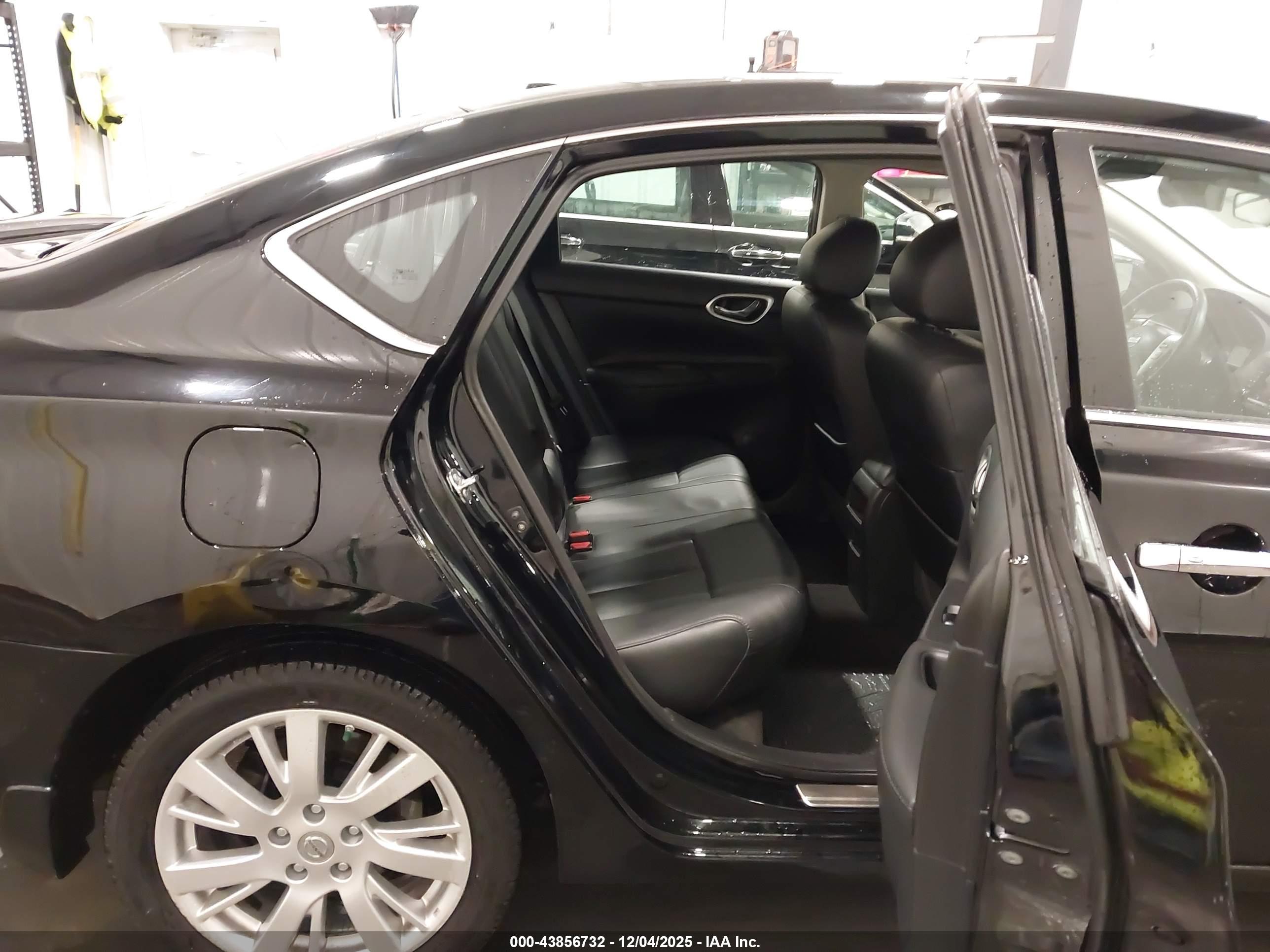 NISSAN SENTRA image 8