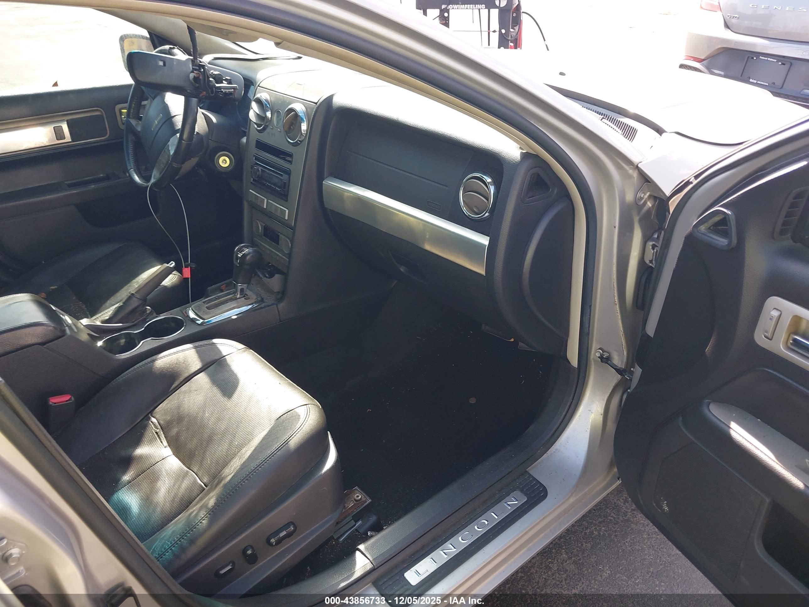 LINCOLN MKZ image 5