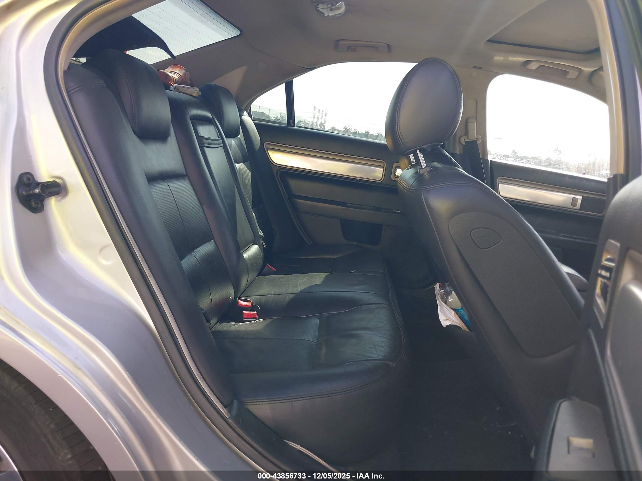 LINCOLN MKZ image 8
