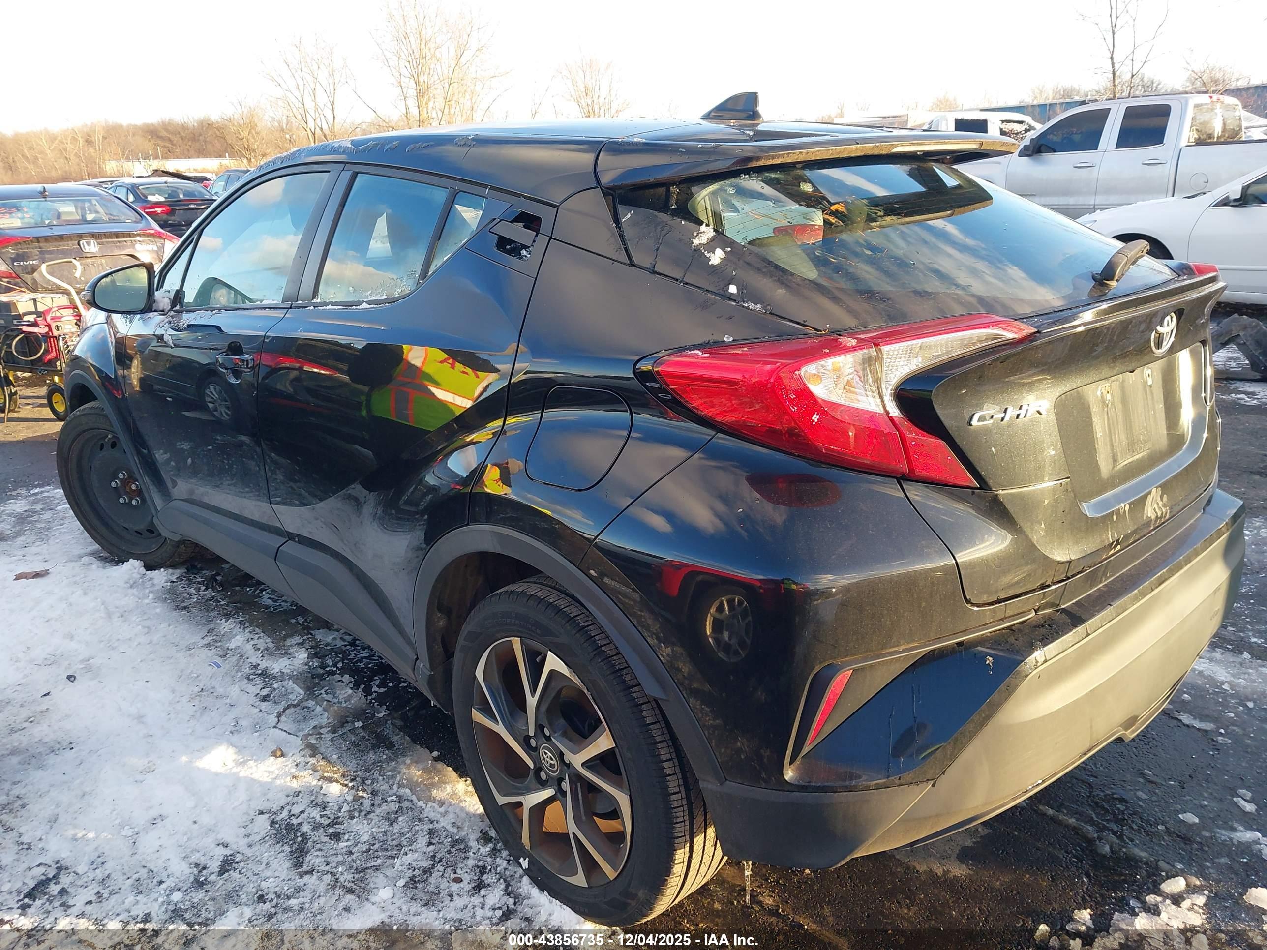TOYOTA C-HR image 3