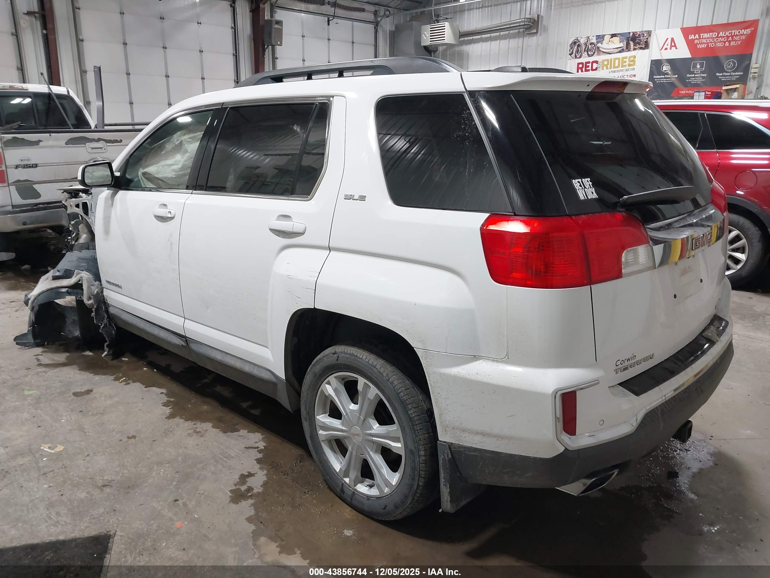 GMC TERRAIN image 3