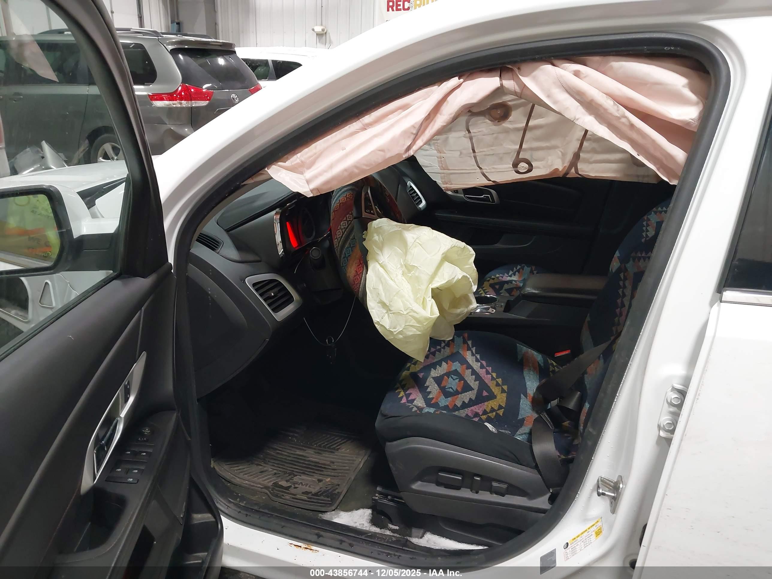 GMC TERRAIN image 5