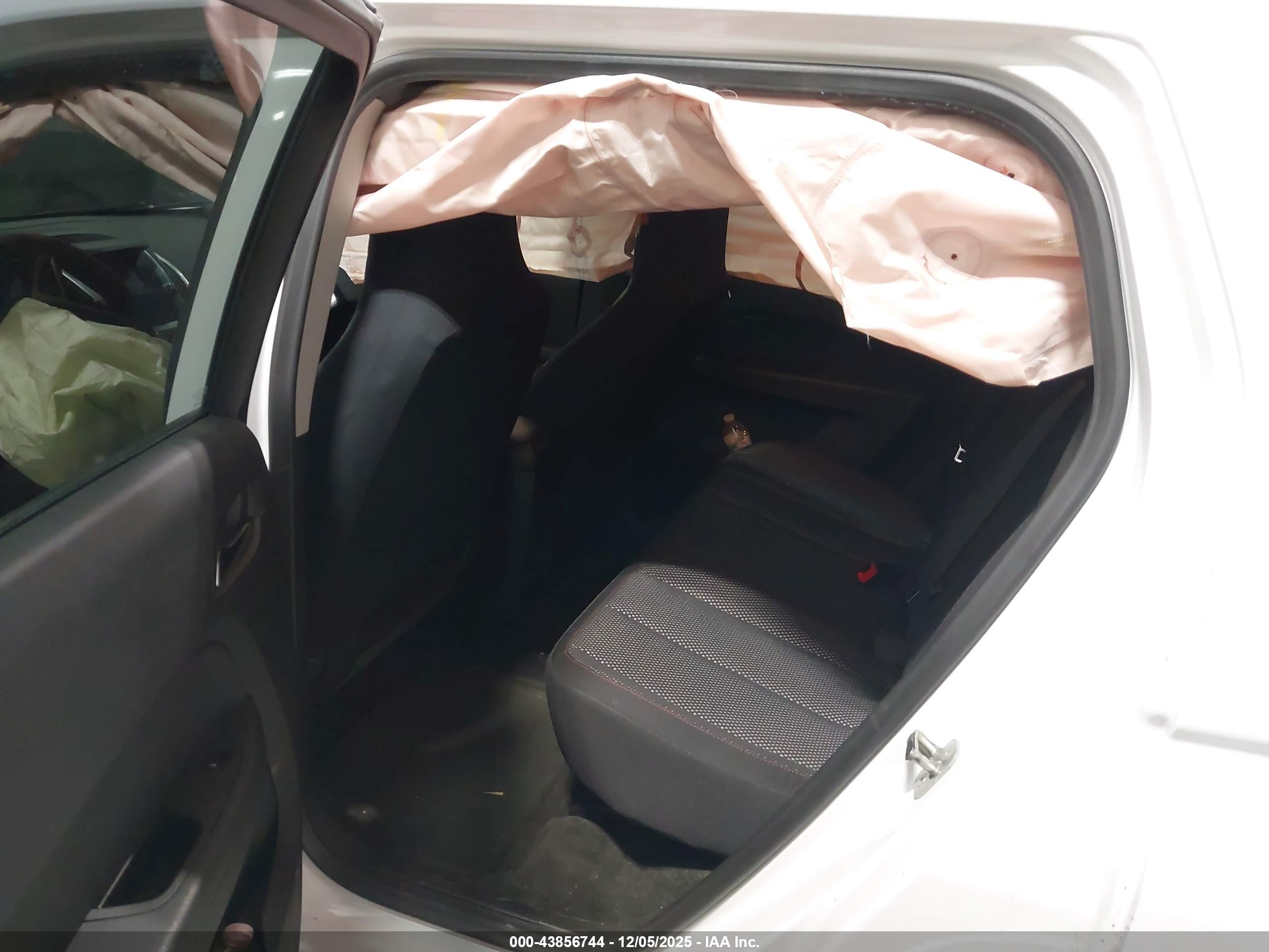 GMC TERRAIN image 8