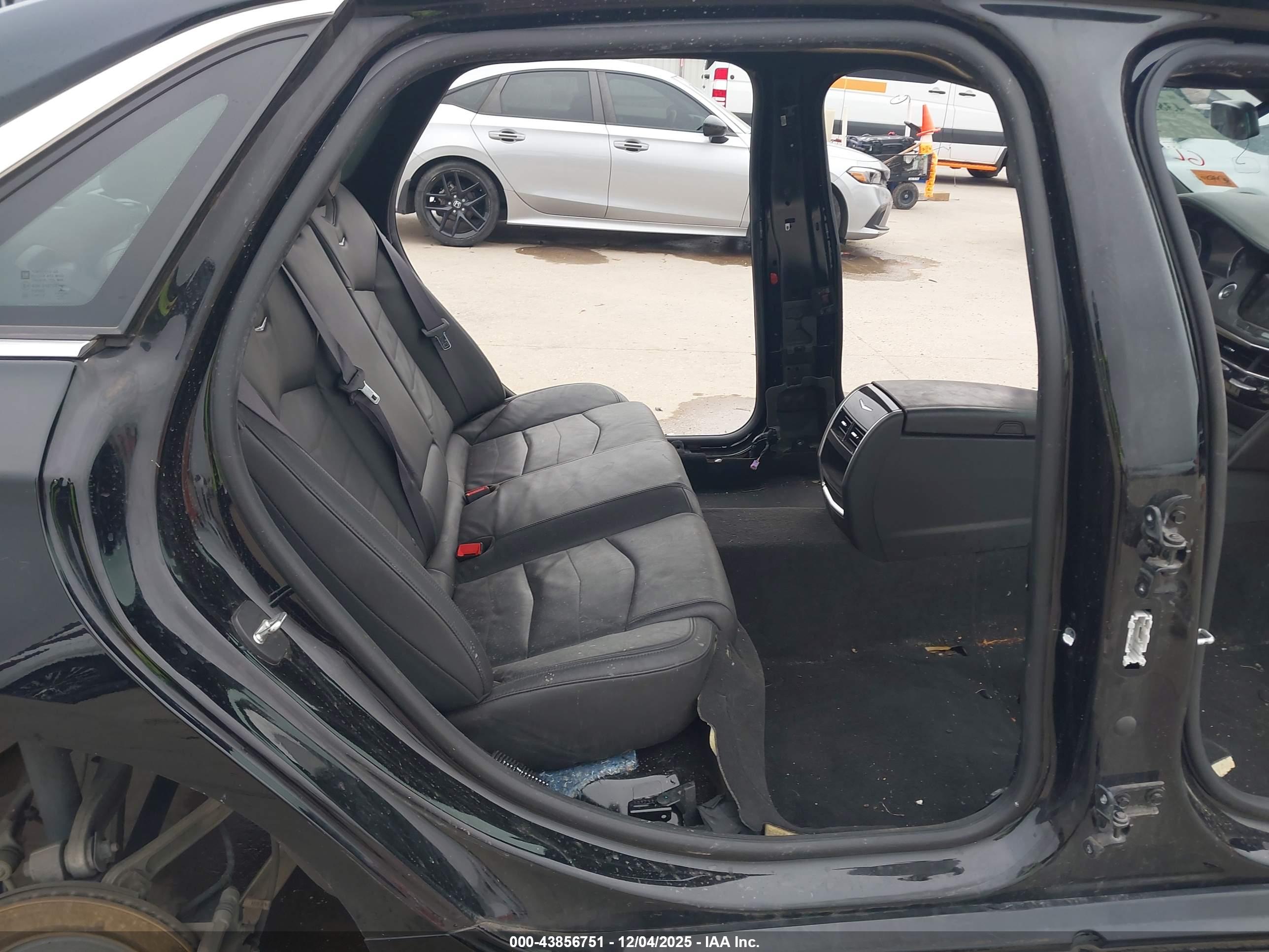 CADILLAC CT6 image 8
