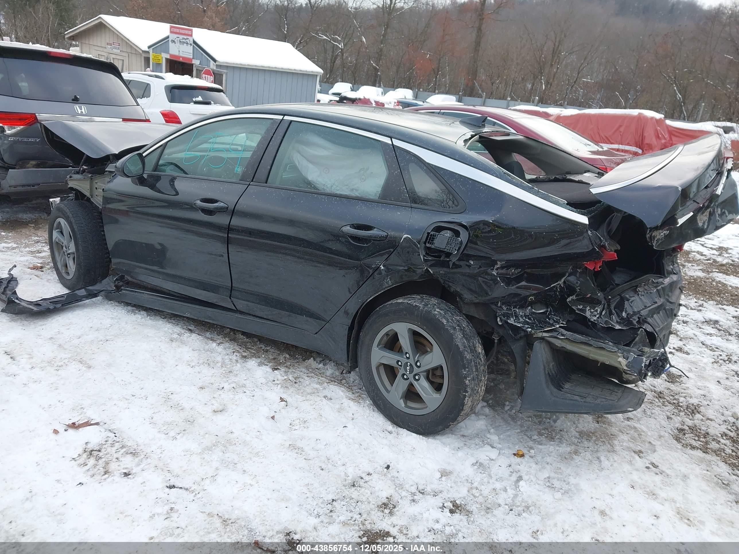 KIA K5 image 3