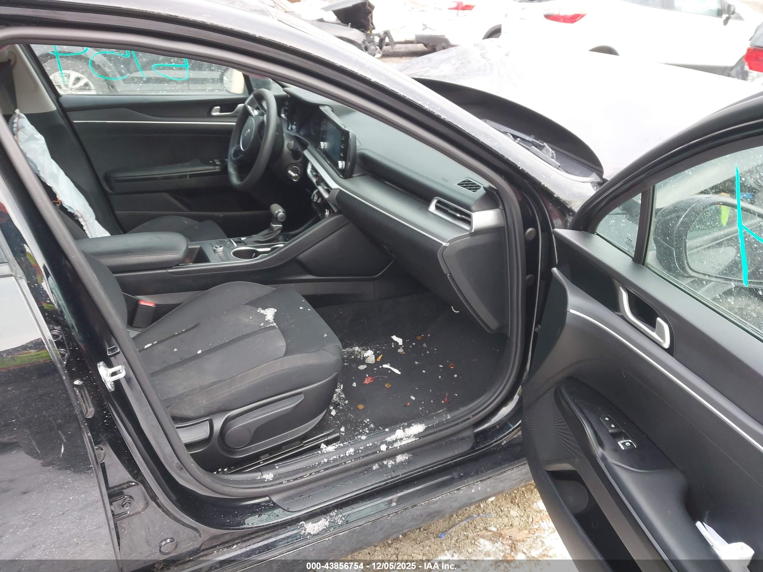 KIA K5 image 5