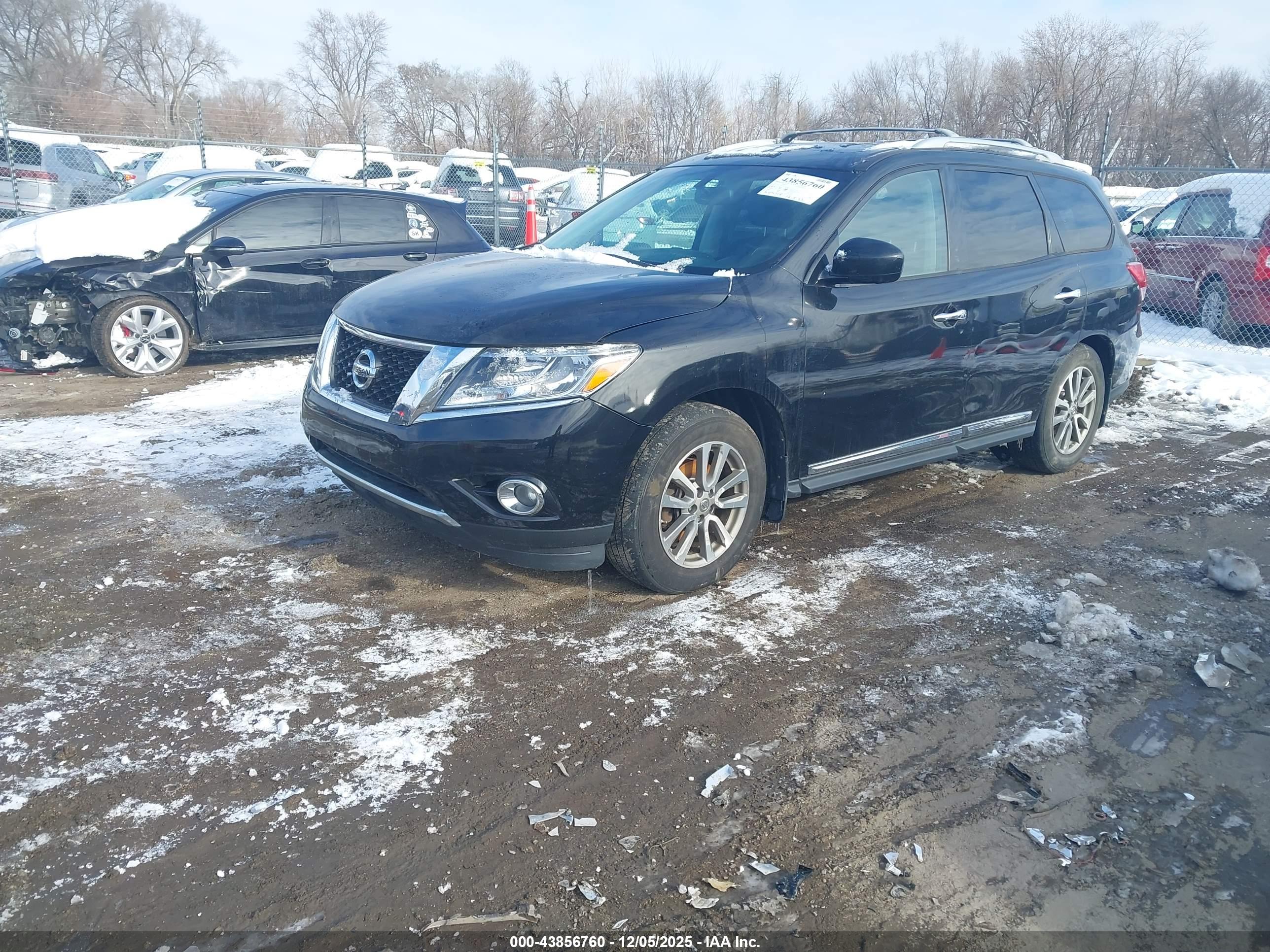 NISSAN PATHFINDER image 2