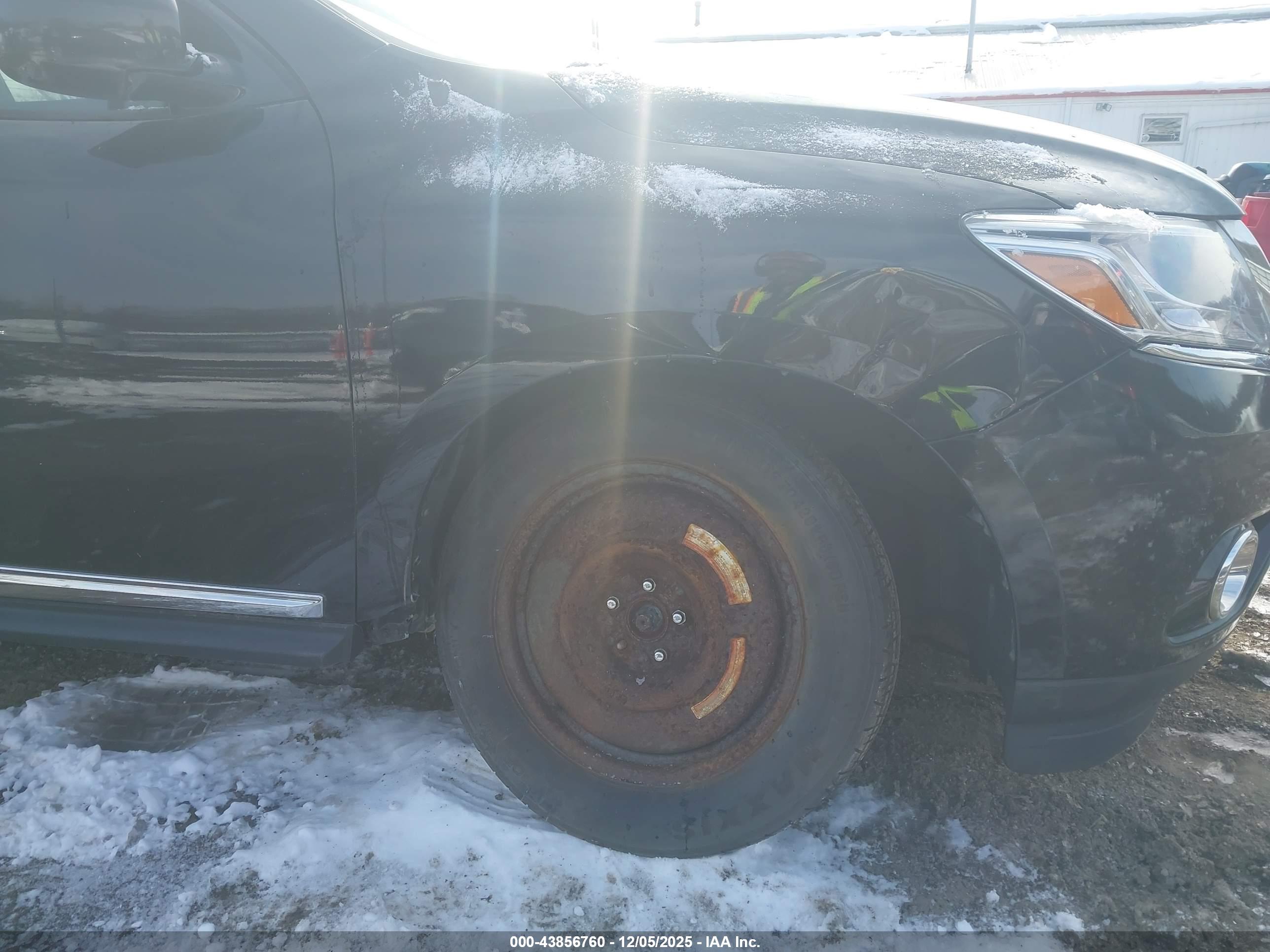 NISSAN PATHFINDER image 6