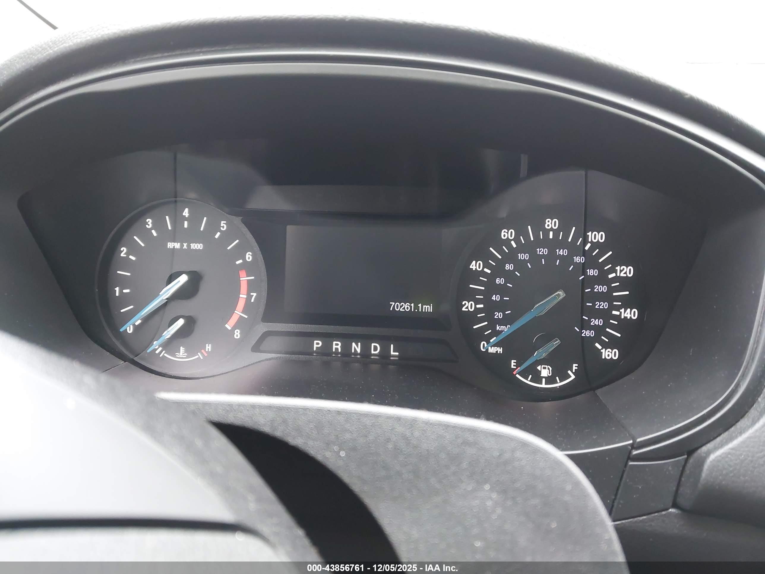 FORD FUSION image 7