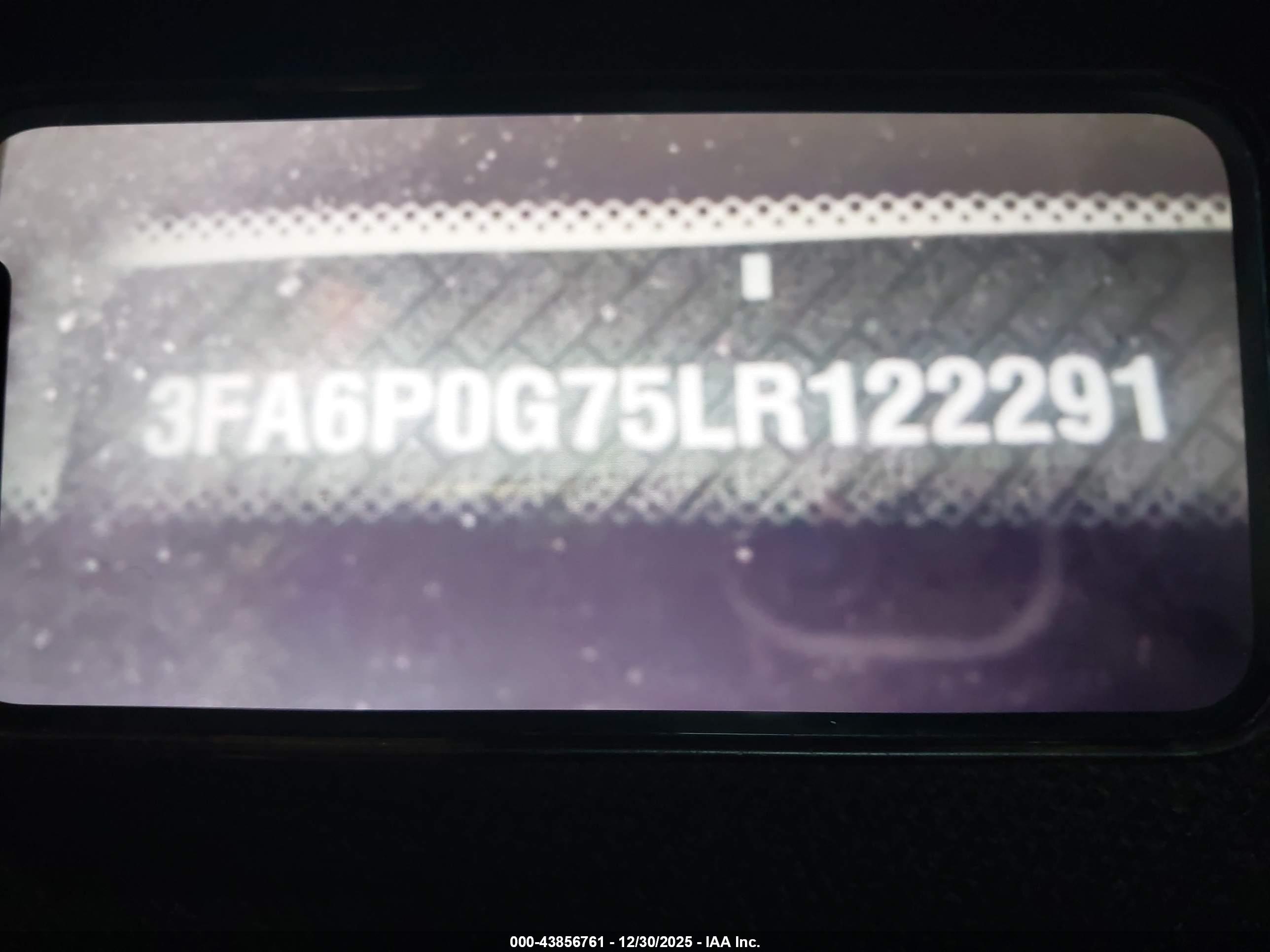 FORD FUSION image 9