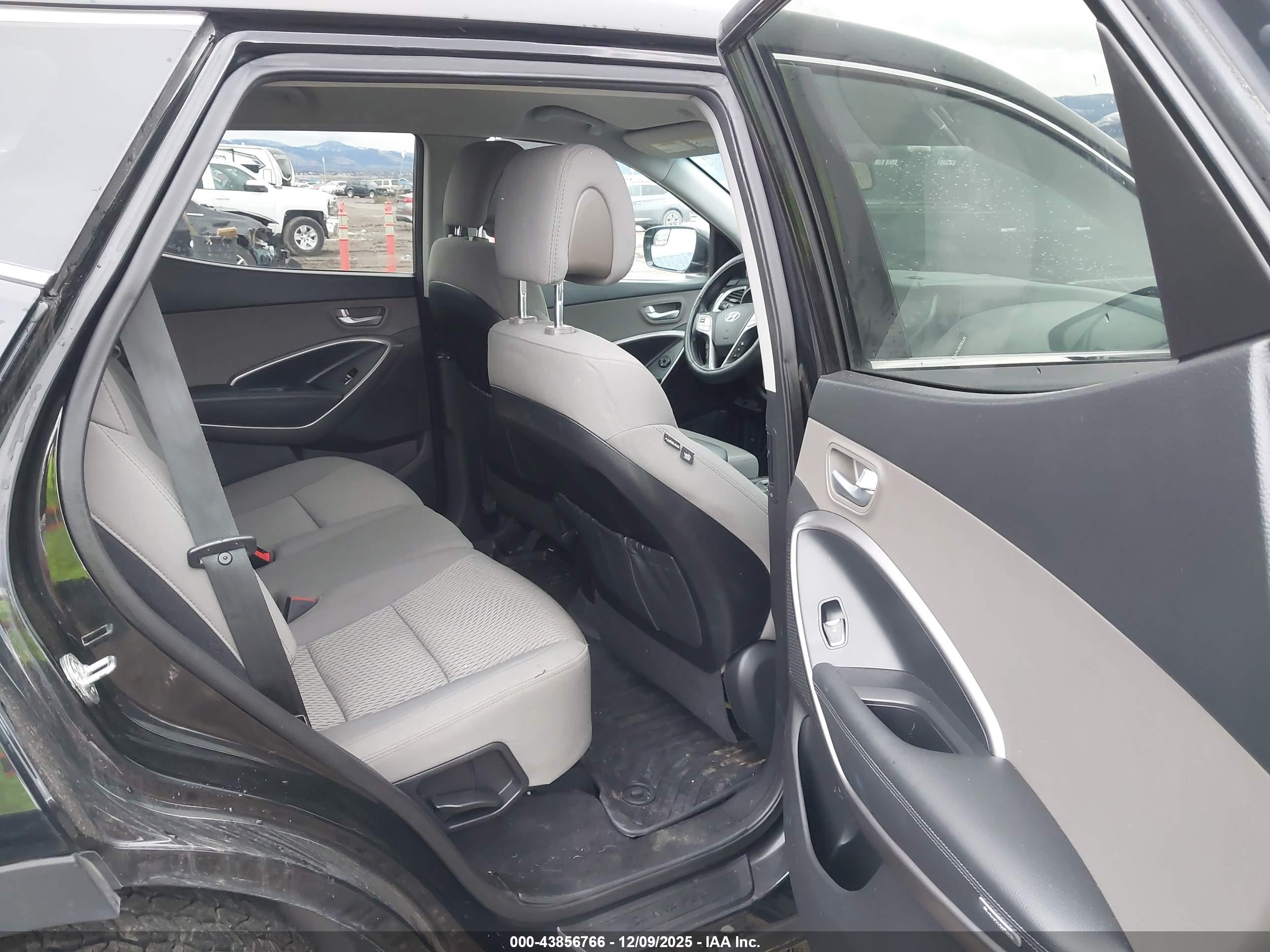HYUNDAI SANTA image 8