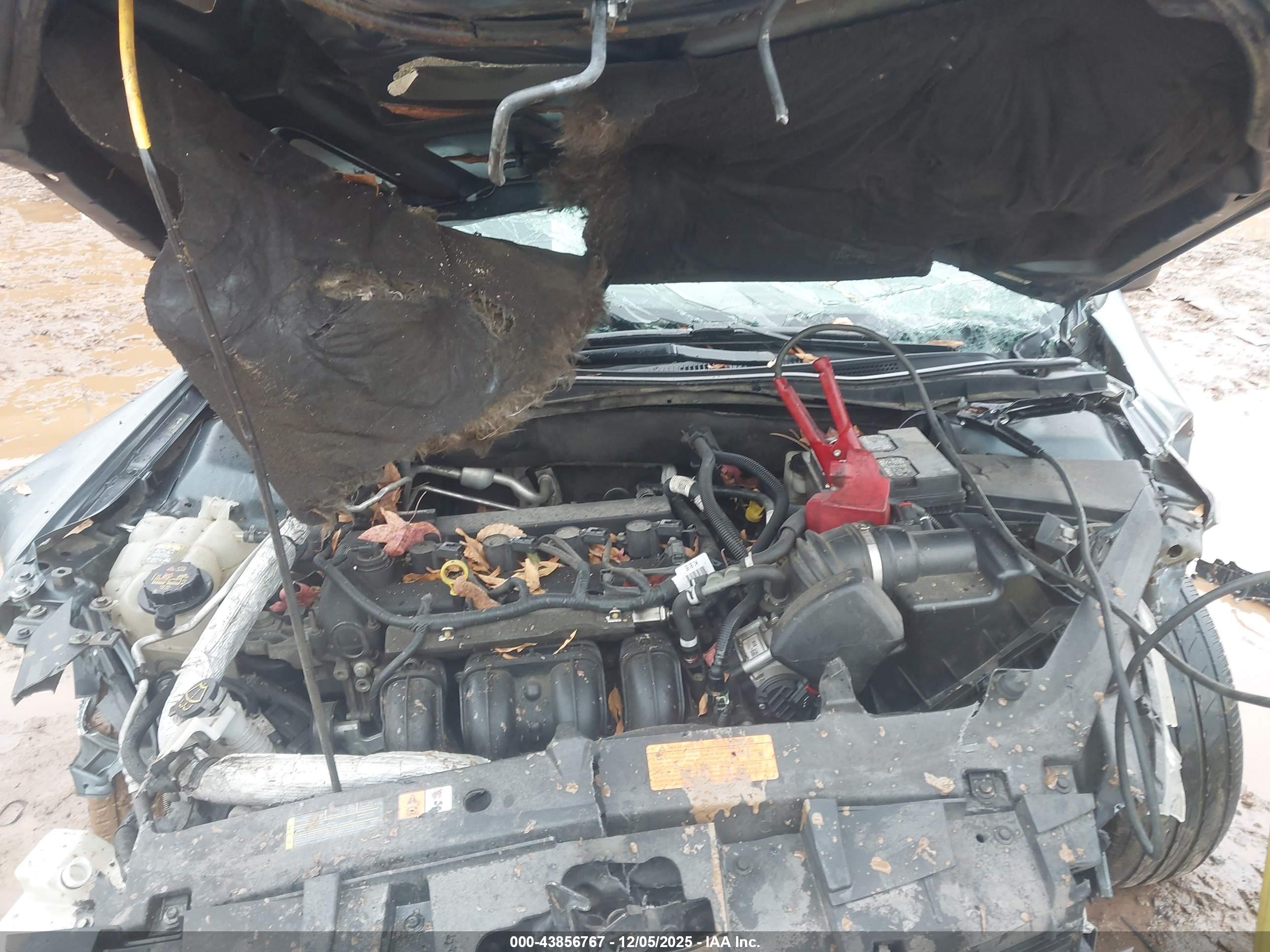 FORD FUSION image 10