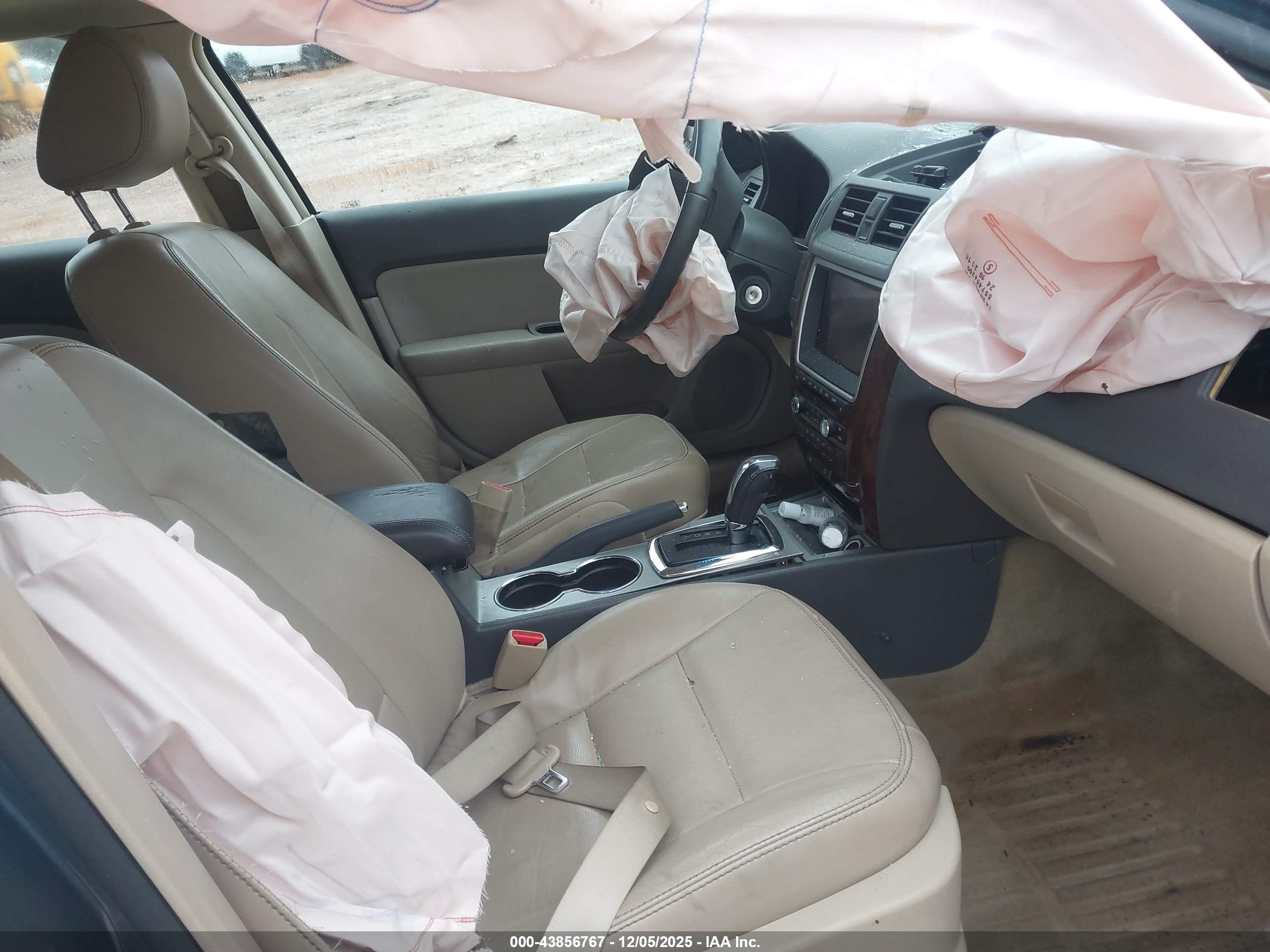 FORD FUSION image 5