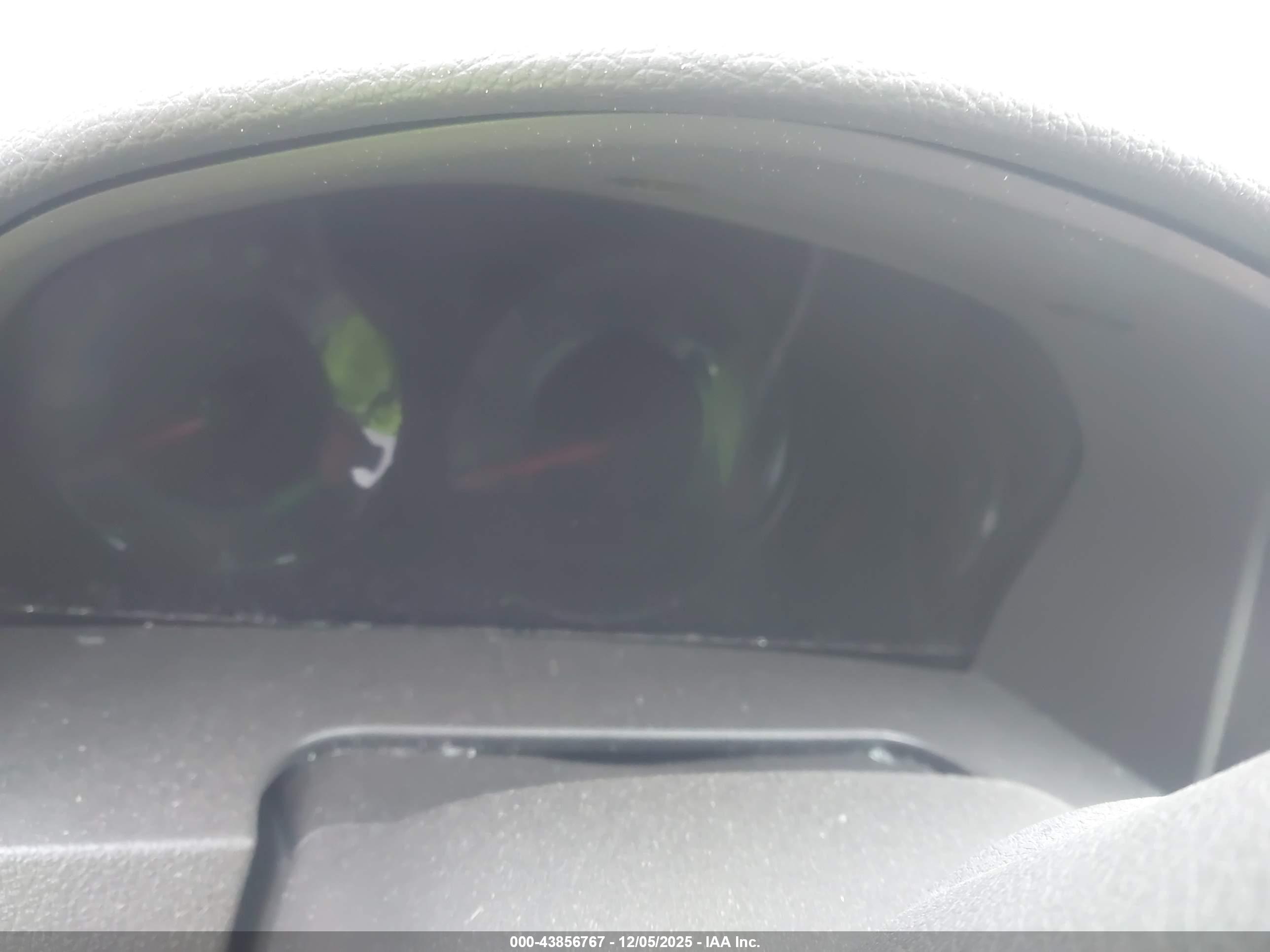 FORD FUSION image 7
