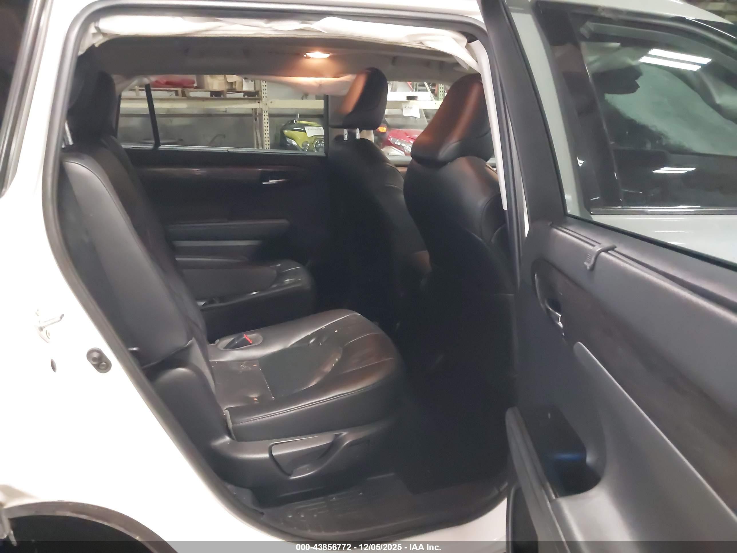 TOYOTA HIGHLANDER image 8