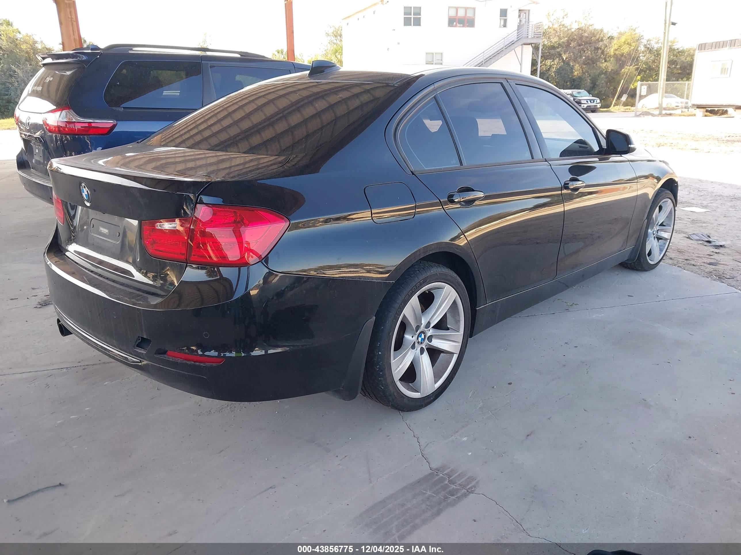 BMW 328I image 4