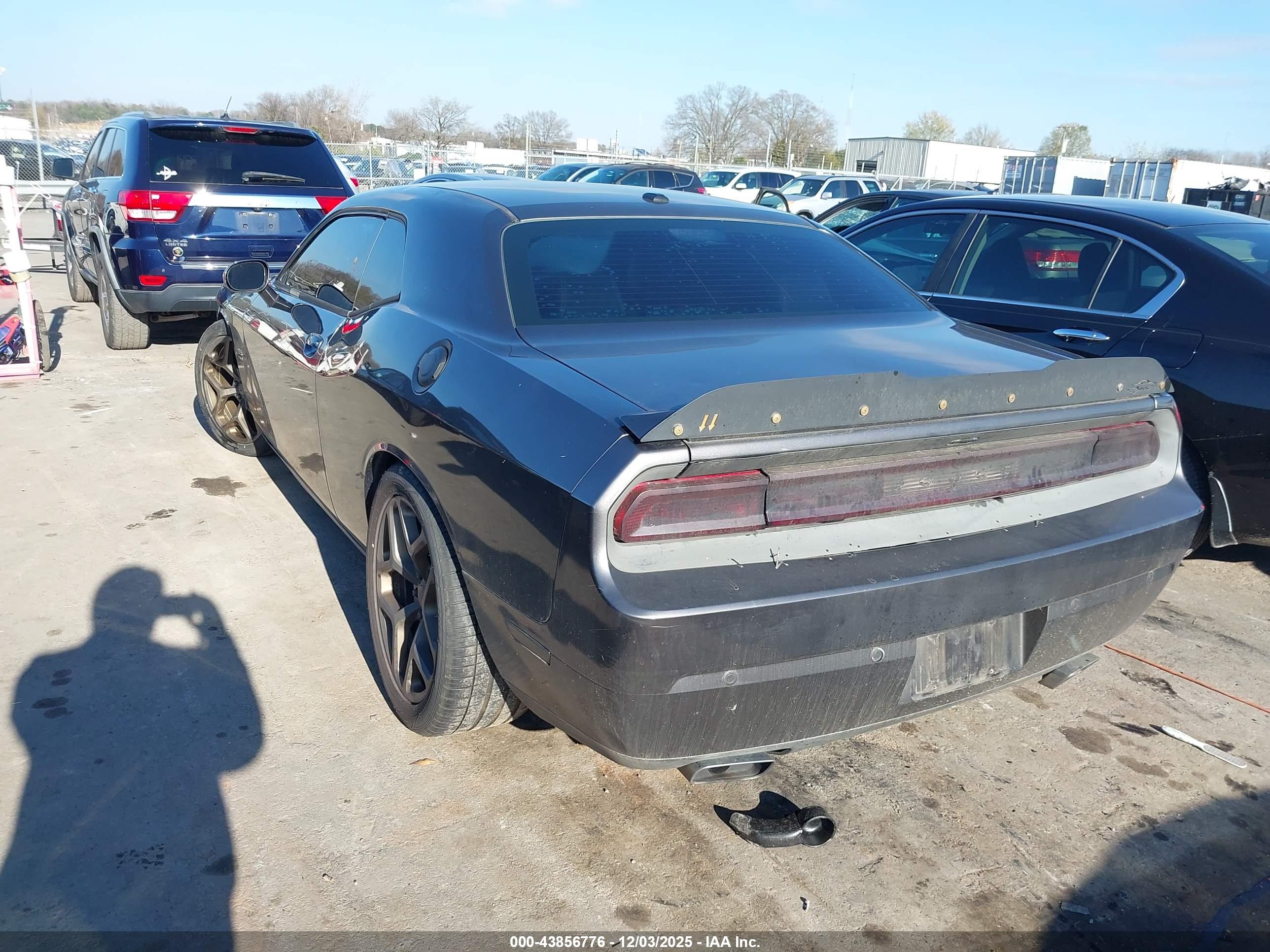 DODGE CHALLENGER image 3