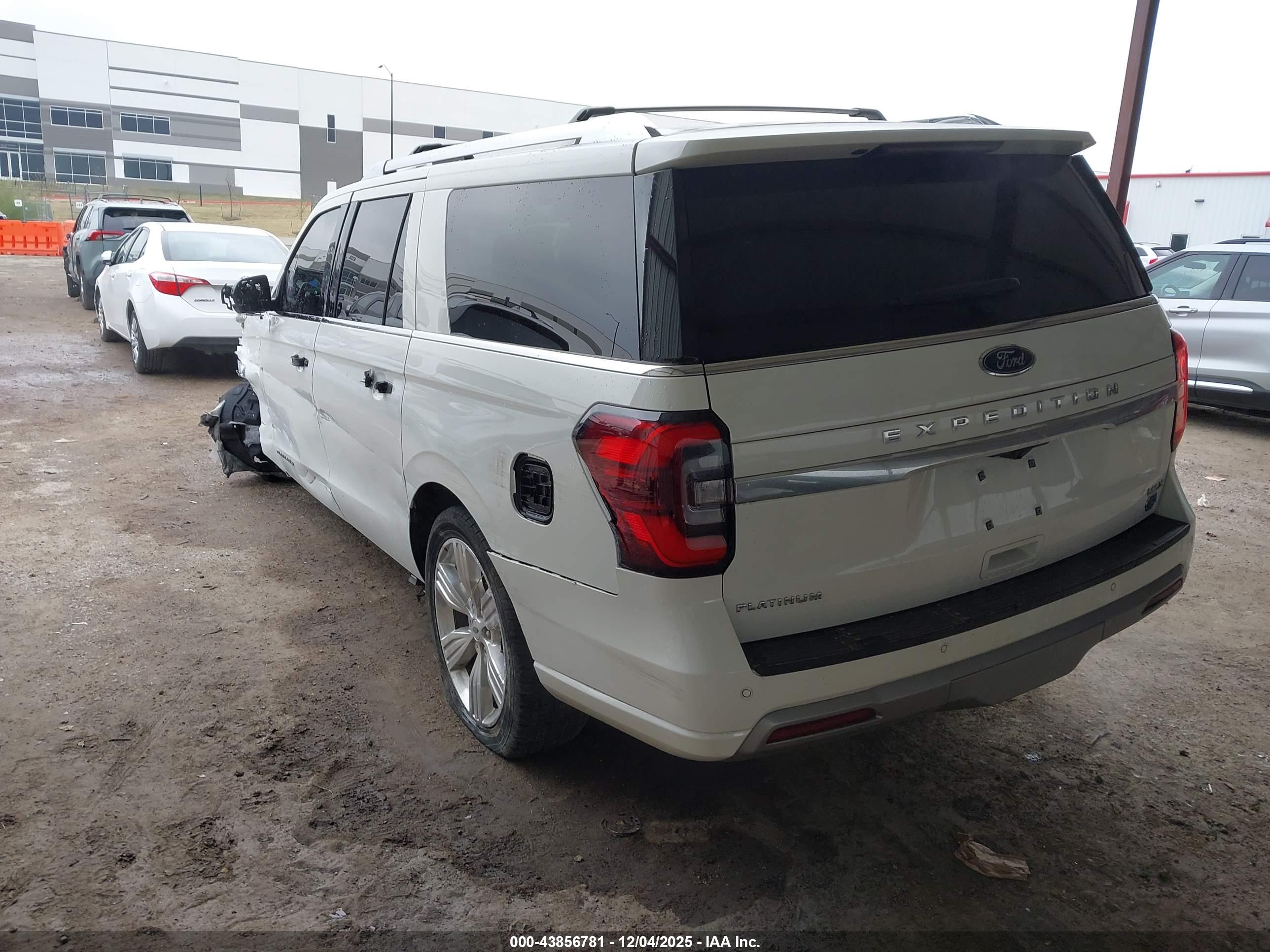 FORD EXPEDITION image 3