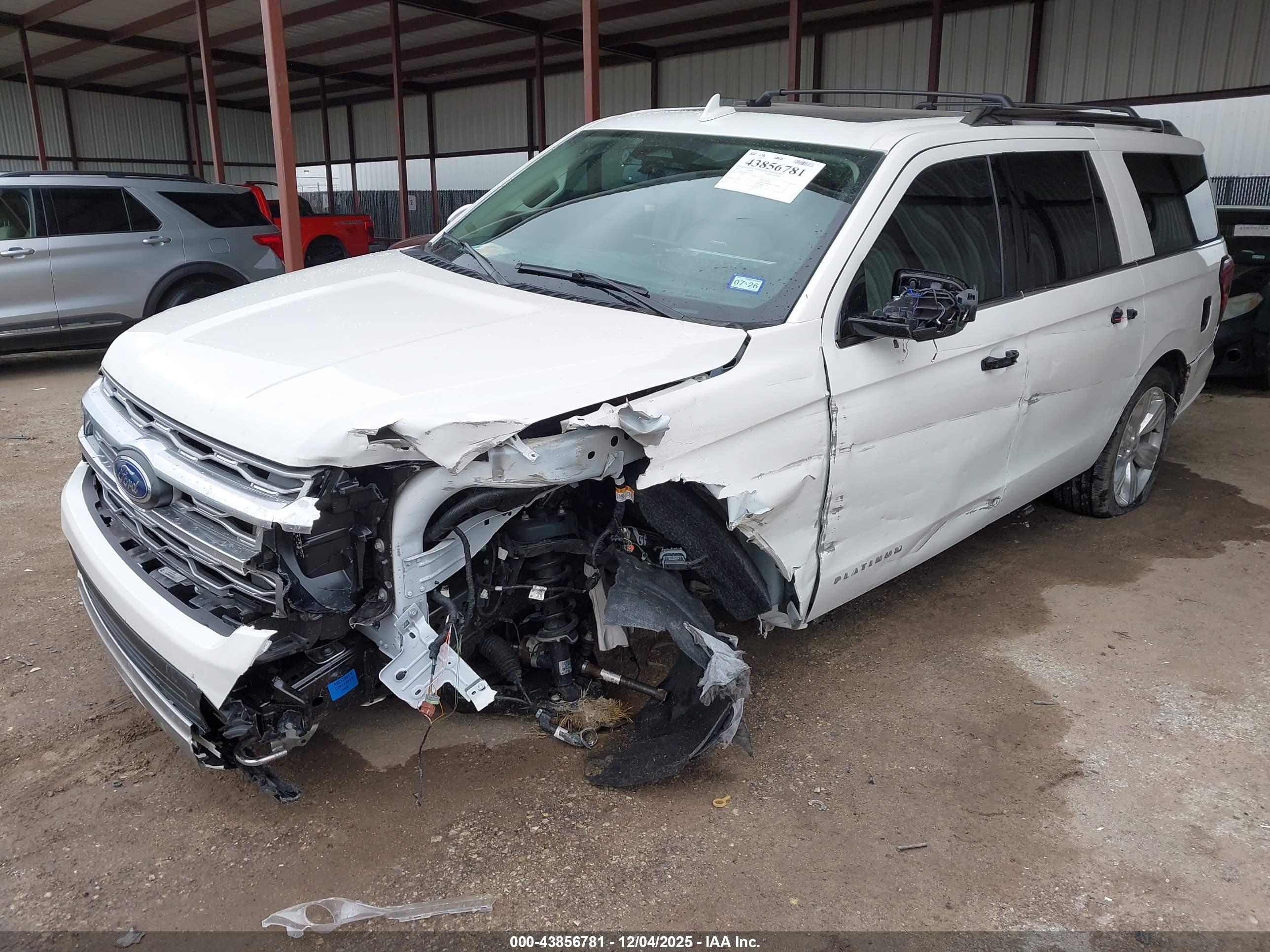 FORD EXPEDITION image 6