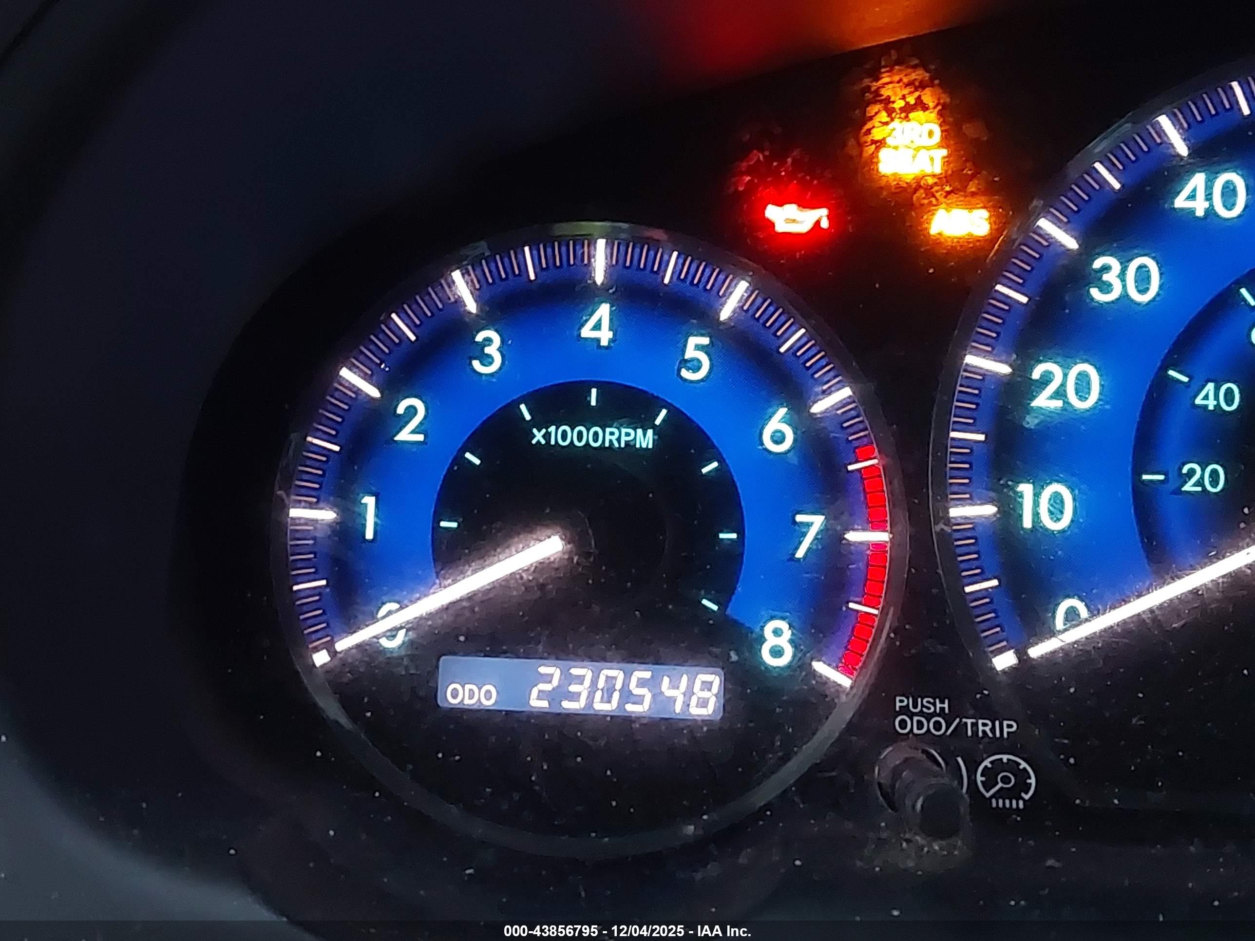 TOYOTA SIENNA image 7