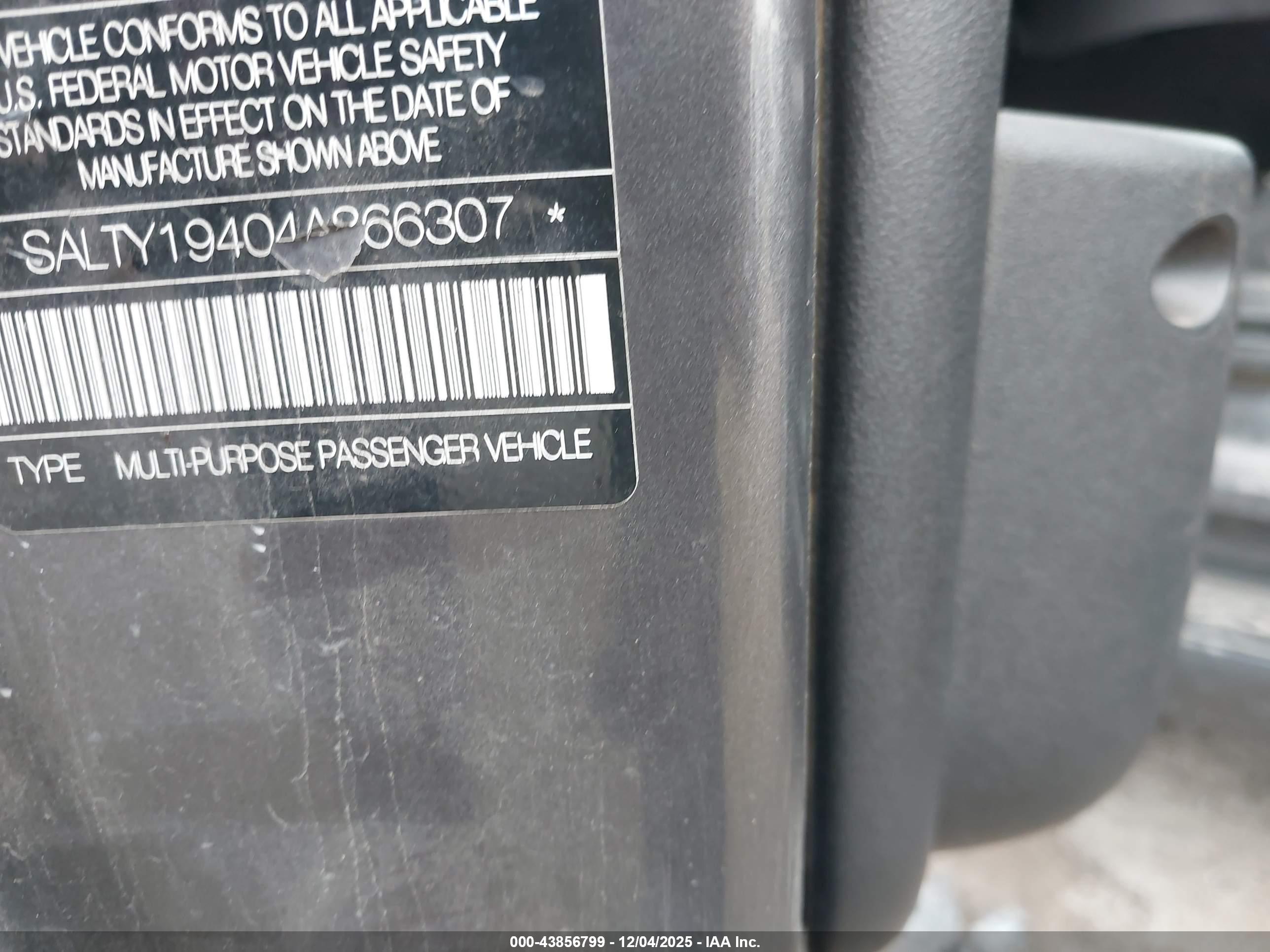 LAND ROVER image 9