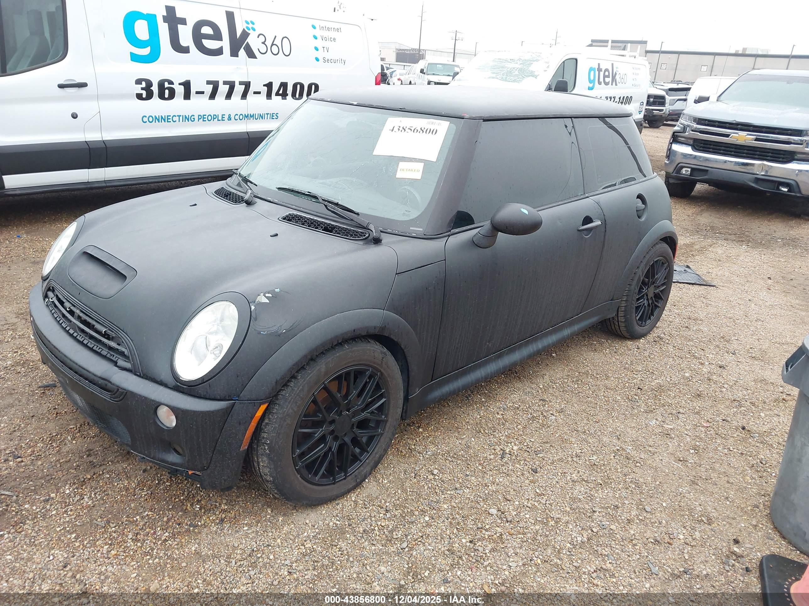 MINI COOPER image 2