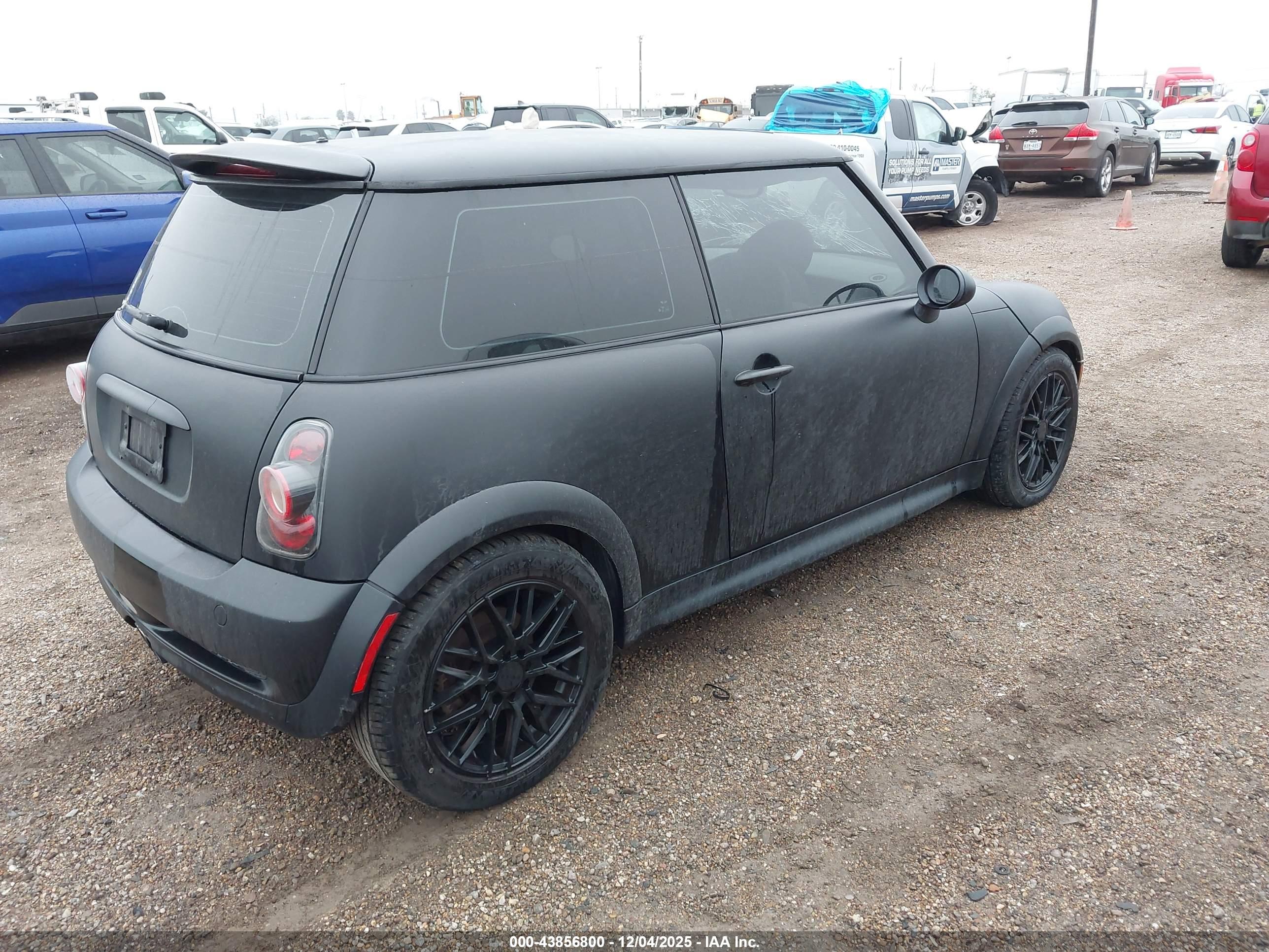MINI COOPER image 4