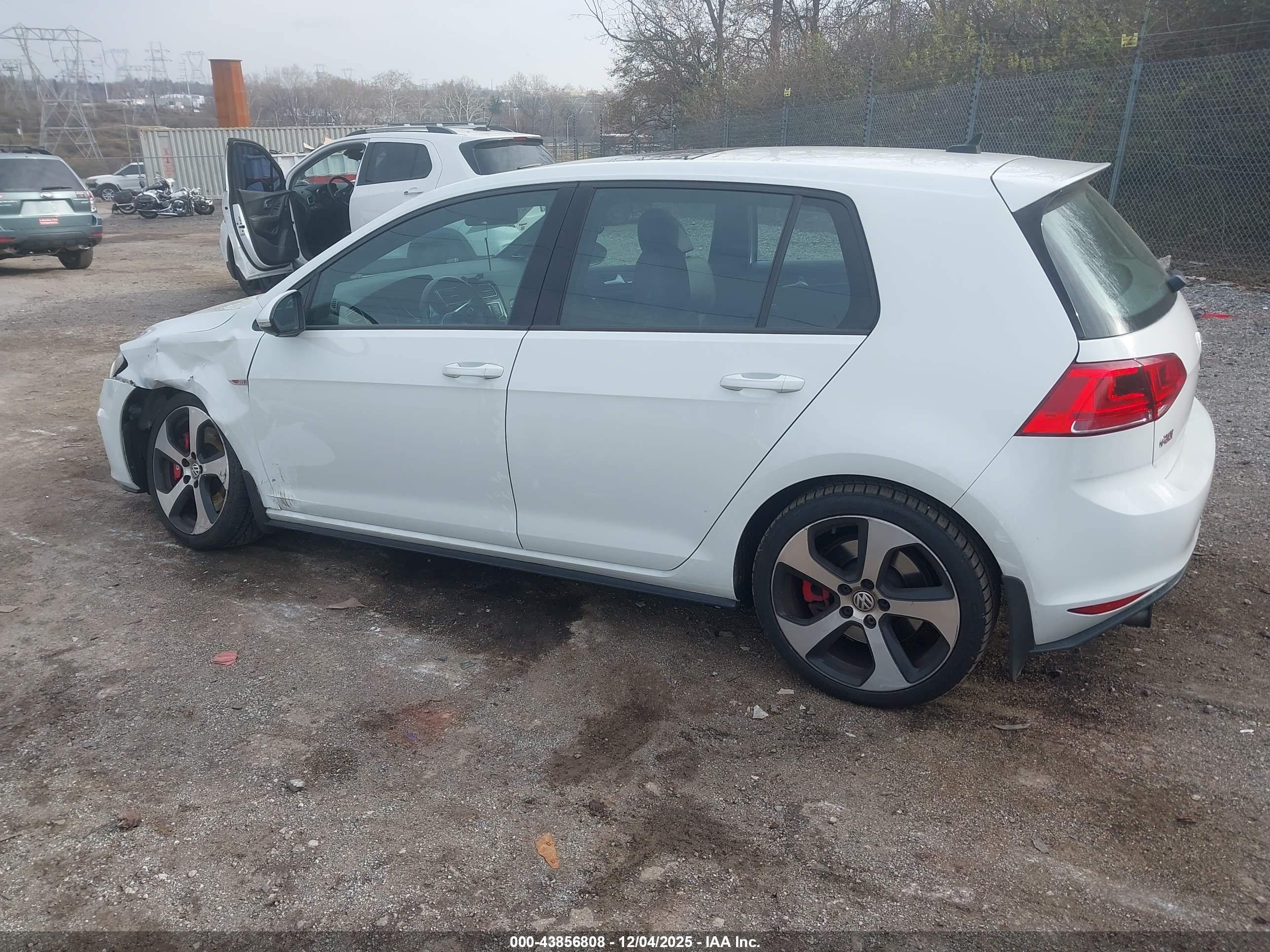 VOLKSWAGEN GOLF image 3