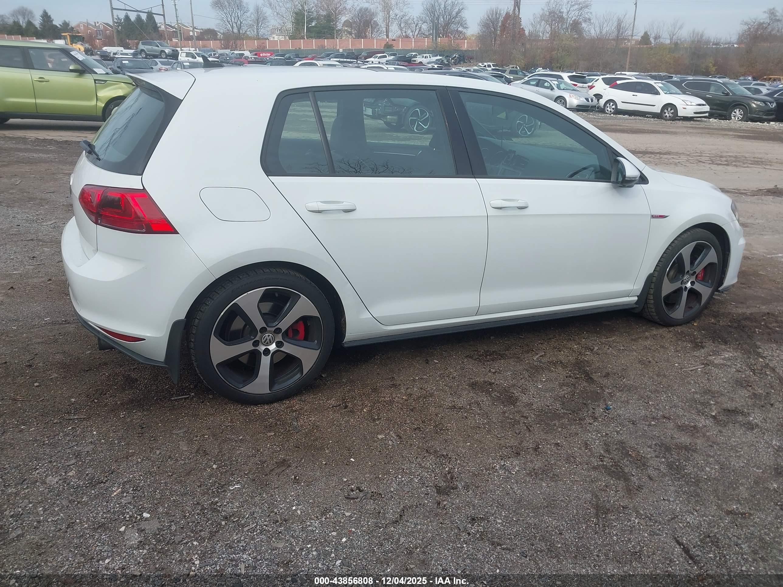VOLKSWAGEN GOLF image 4
