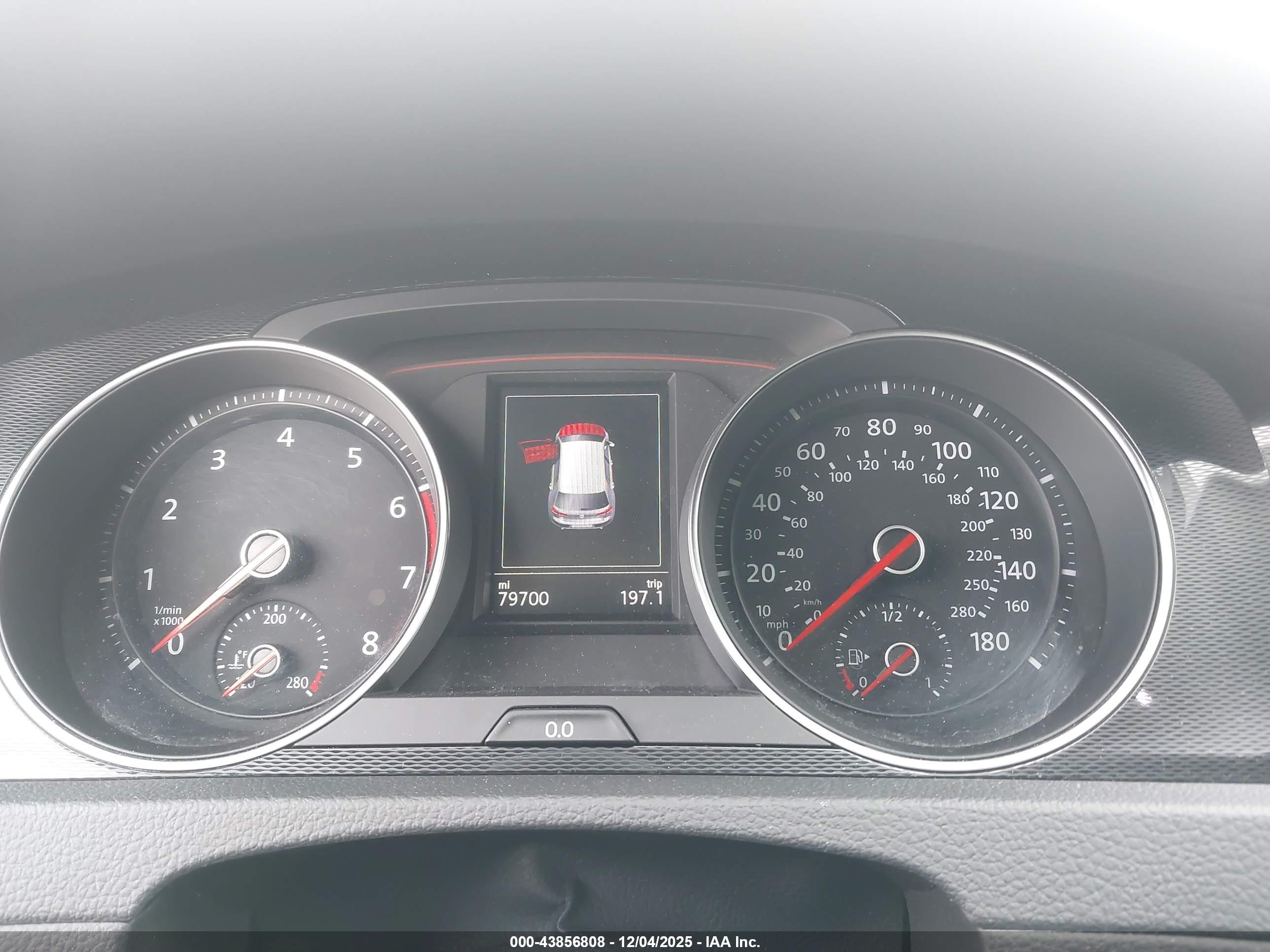 VOLKSWAGEN GOLF image 7