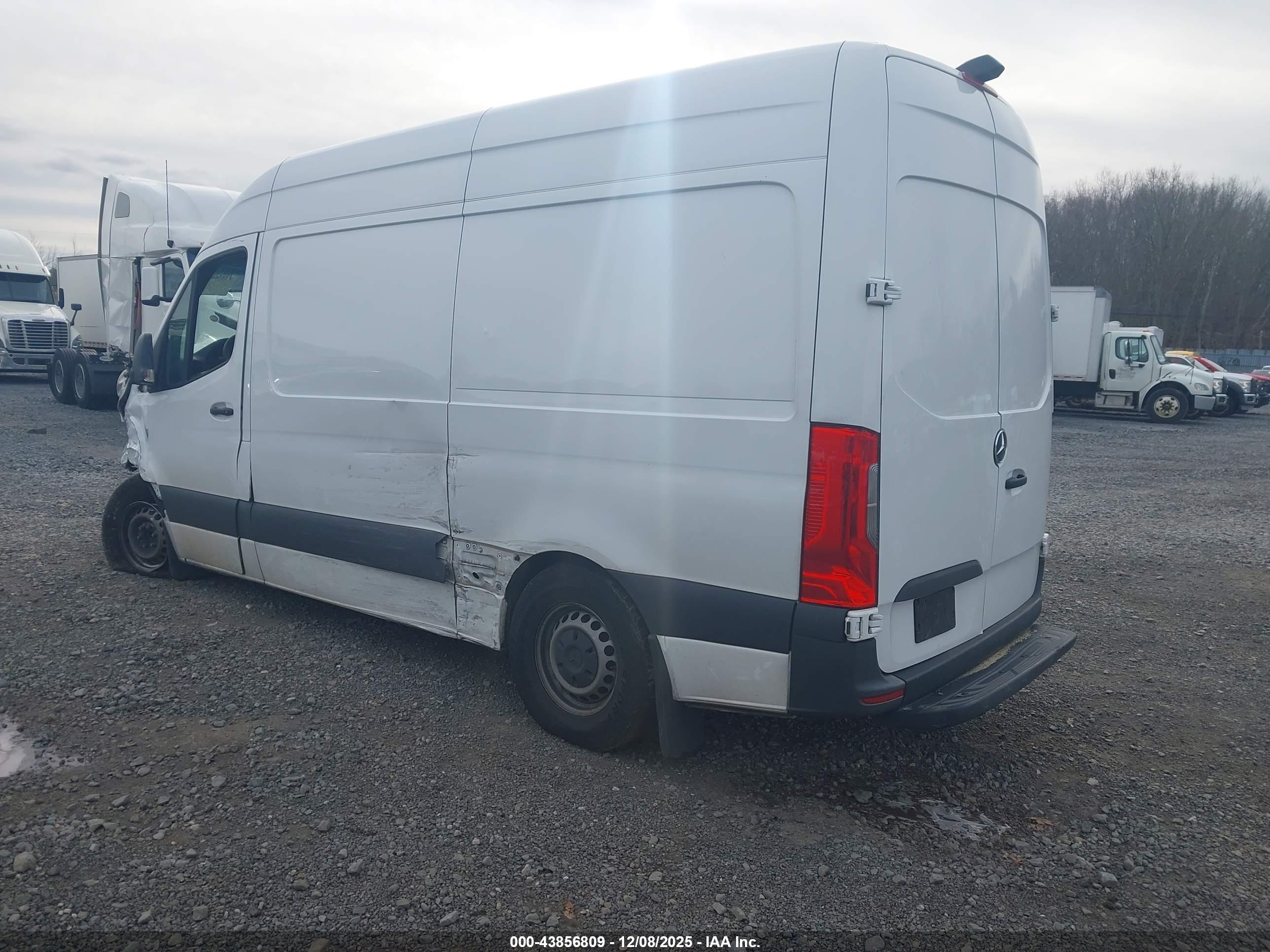 MERCEDES-BENZ SPRINTER image 3