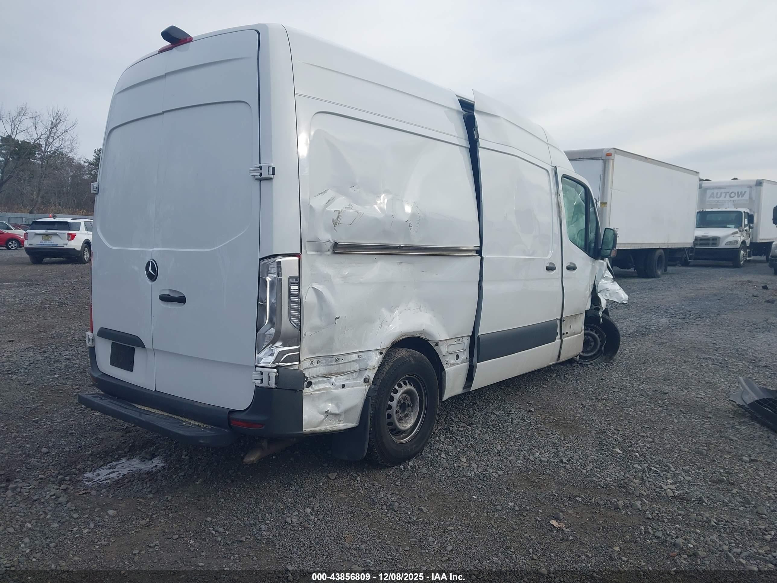 MERCEDES-BENZ SPRINTER image 4