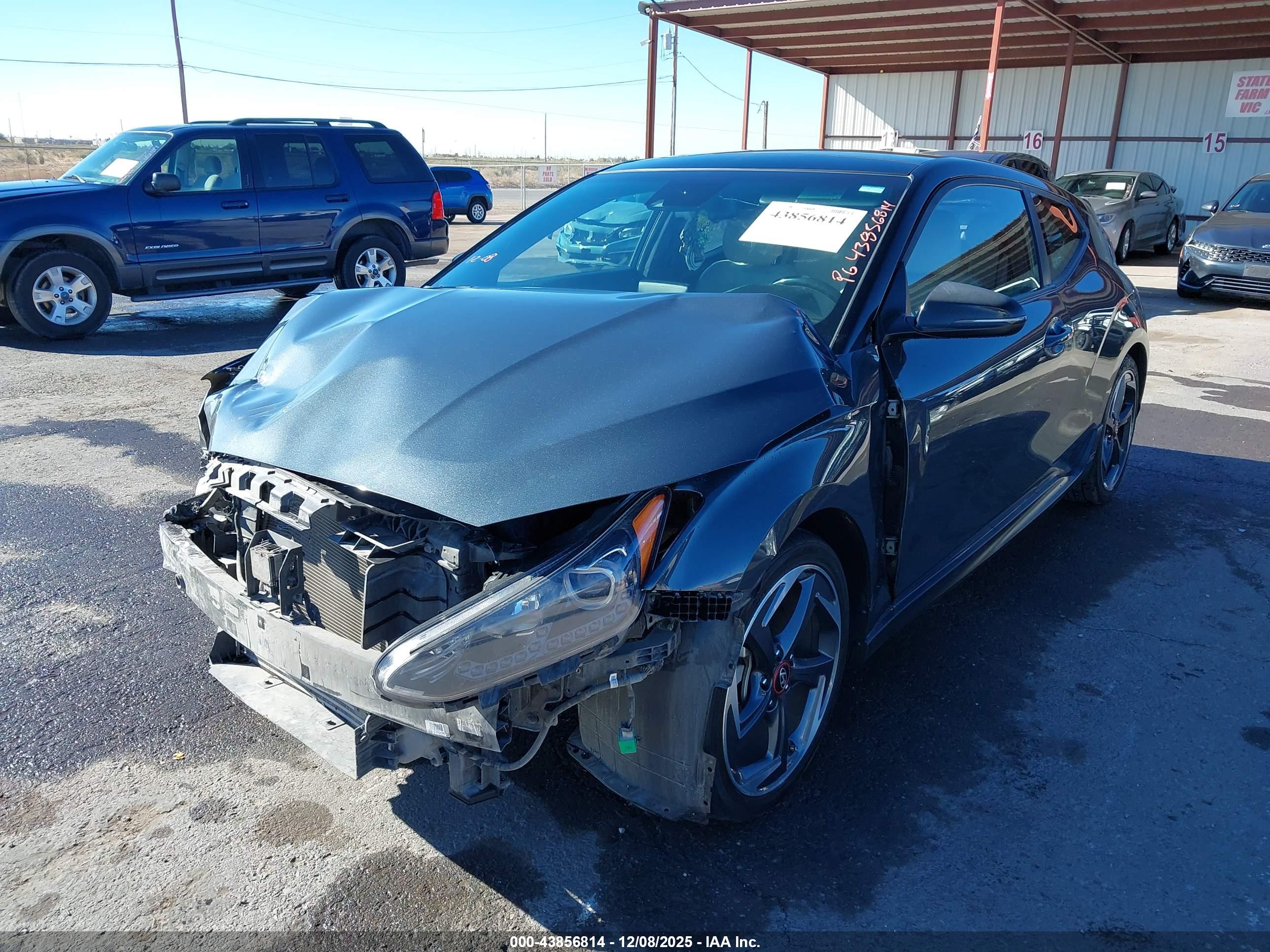 HYUNDAI VELOSTER image 2