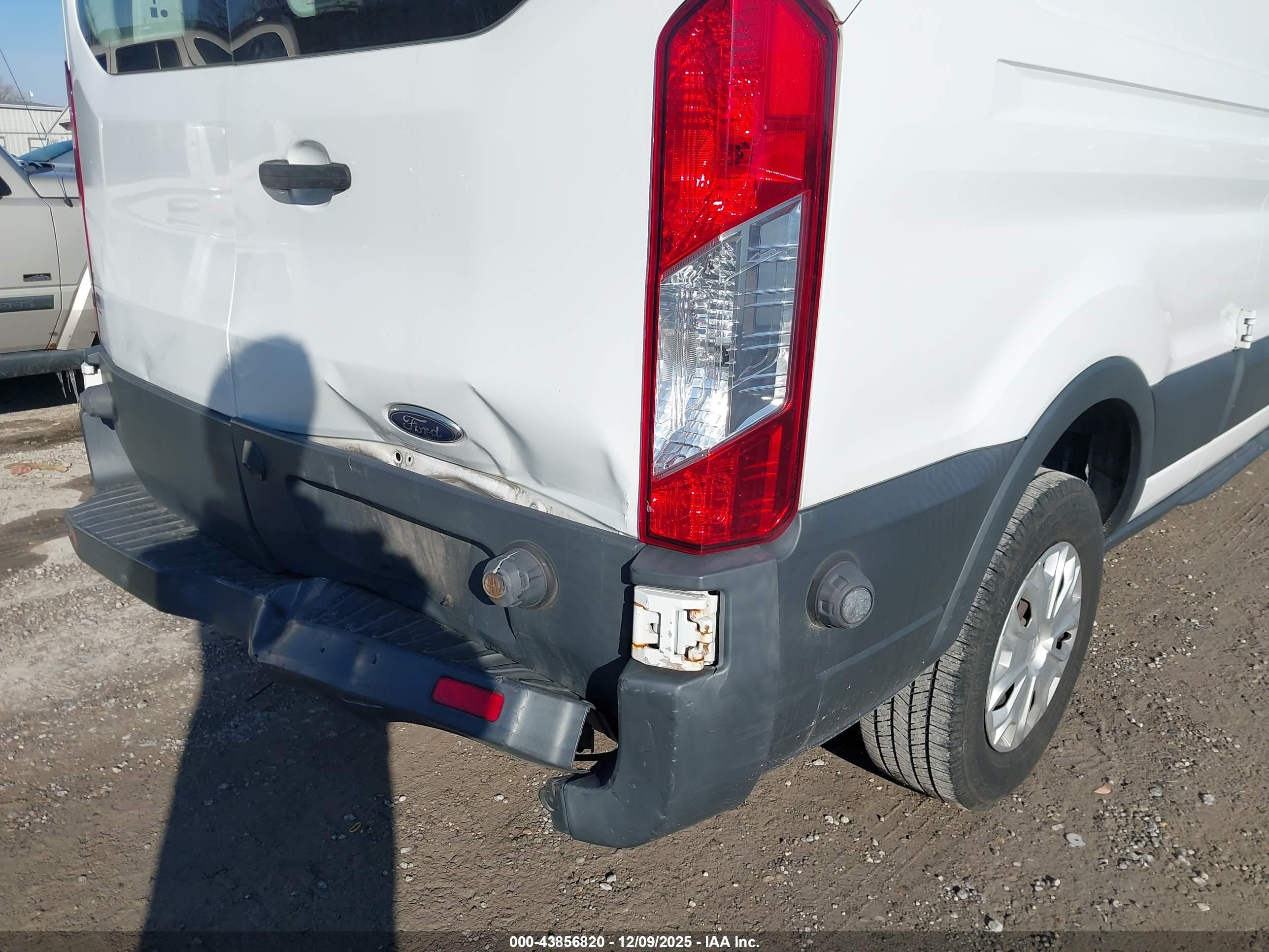 FORD TRANSIT-250 image 6