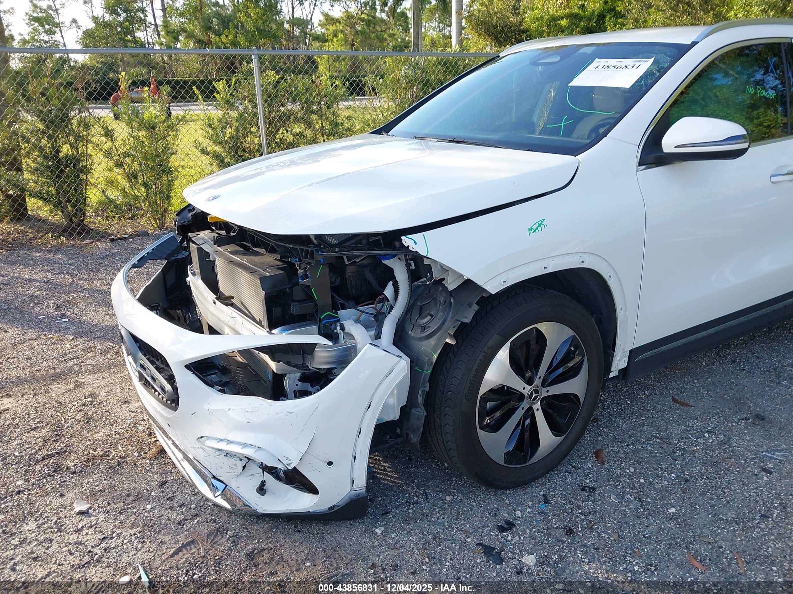 MERCEDES-BENZ GLA image 6