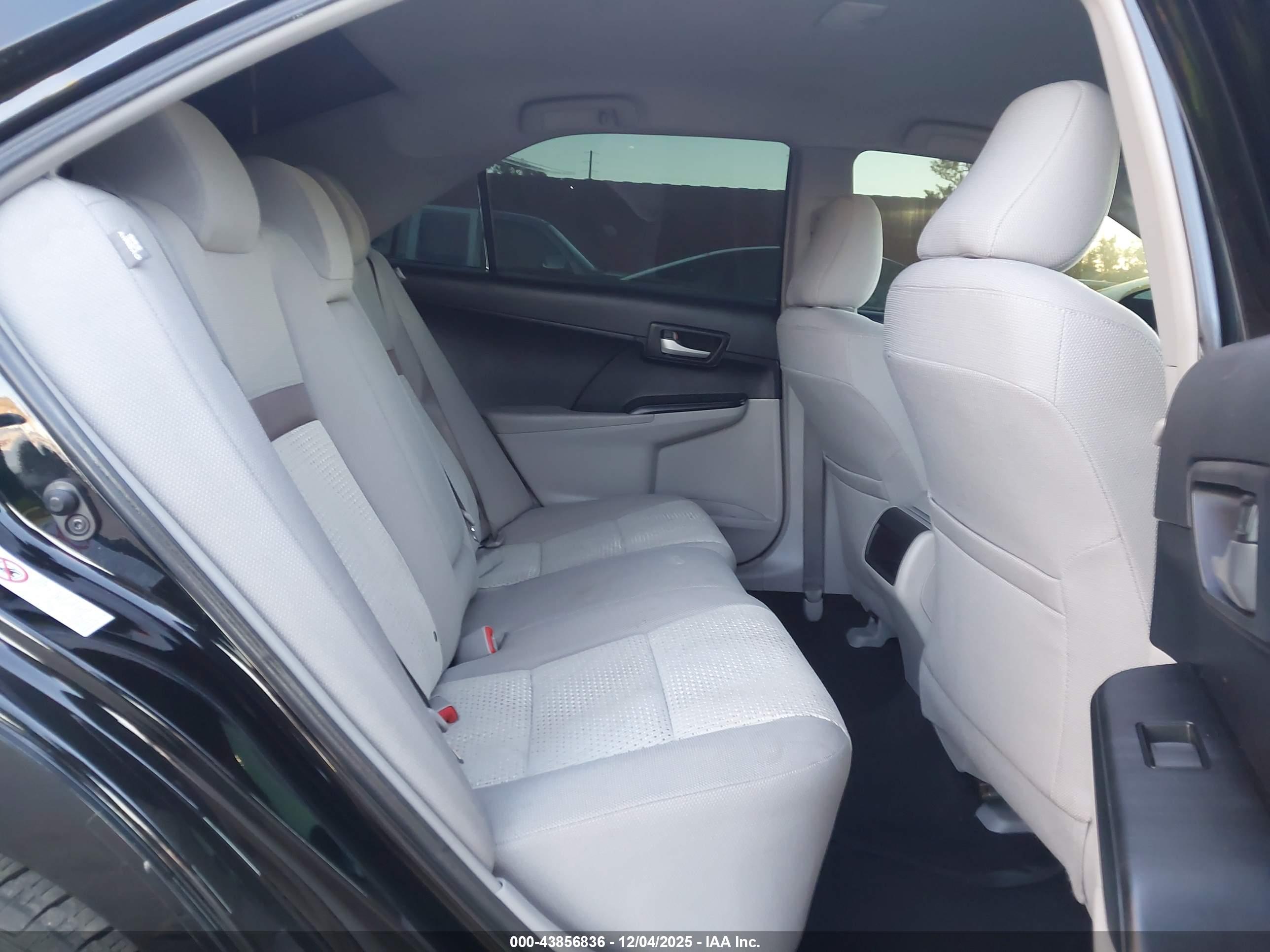 TOYOTA CAMRY image 8