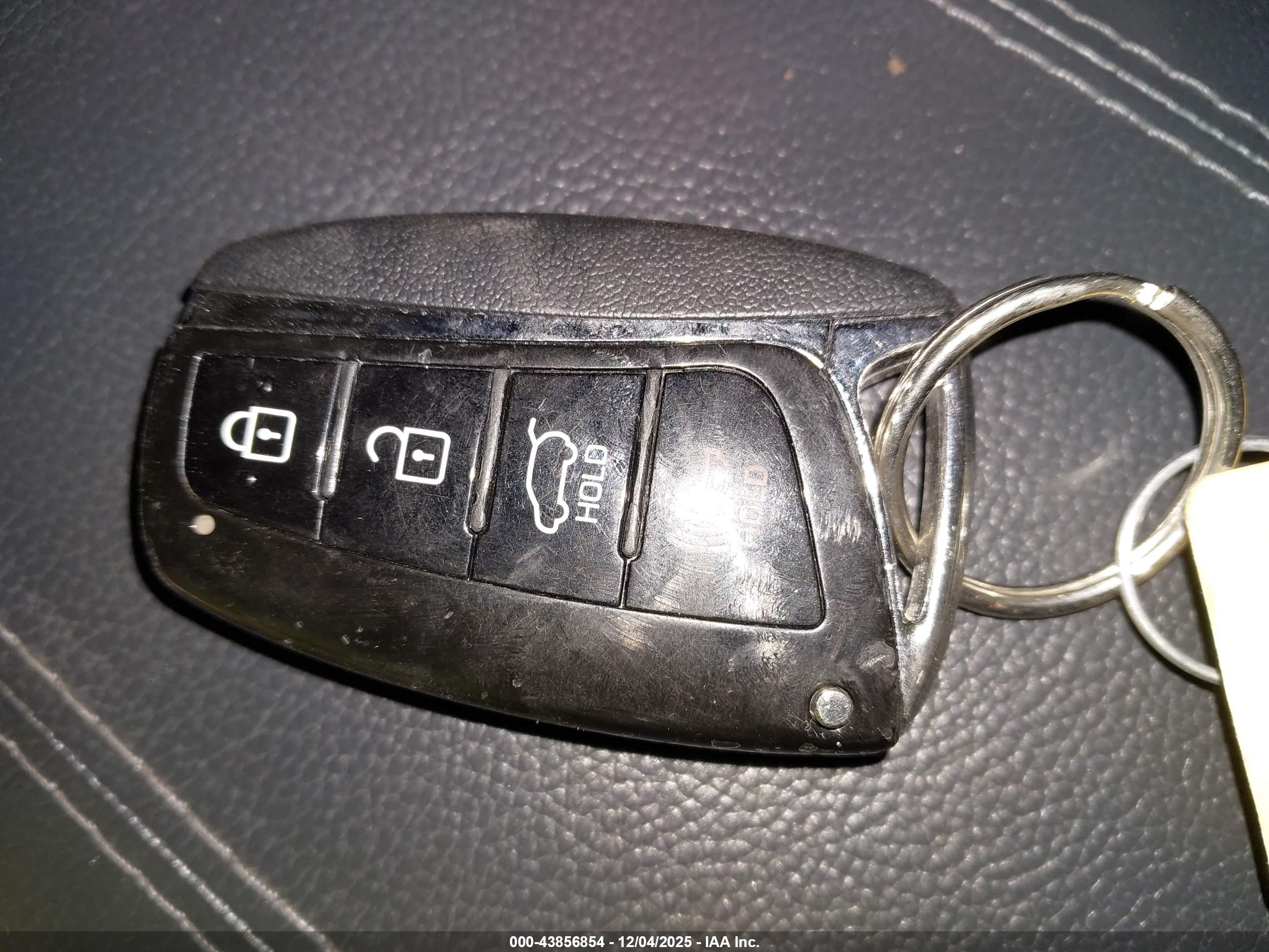 HYUNDAI SANTA image 11